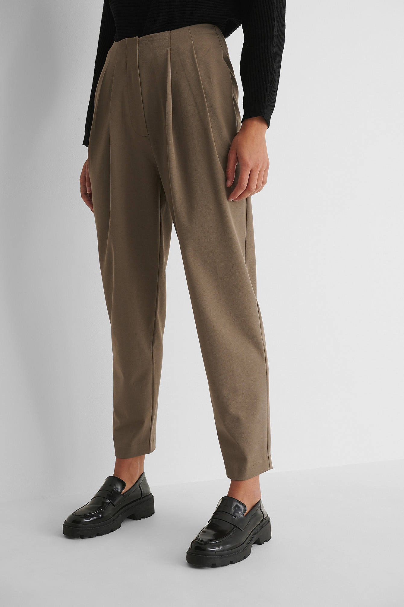 Deep Pleat Cropped Pants Grey | na-kd.com