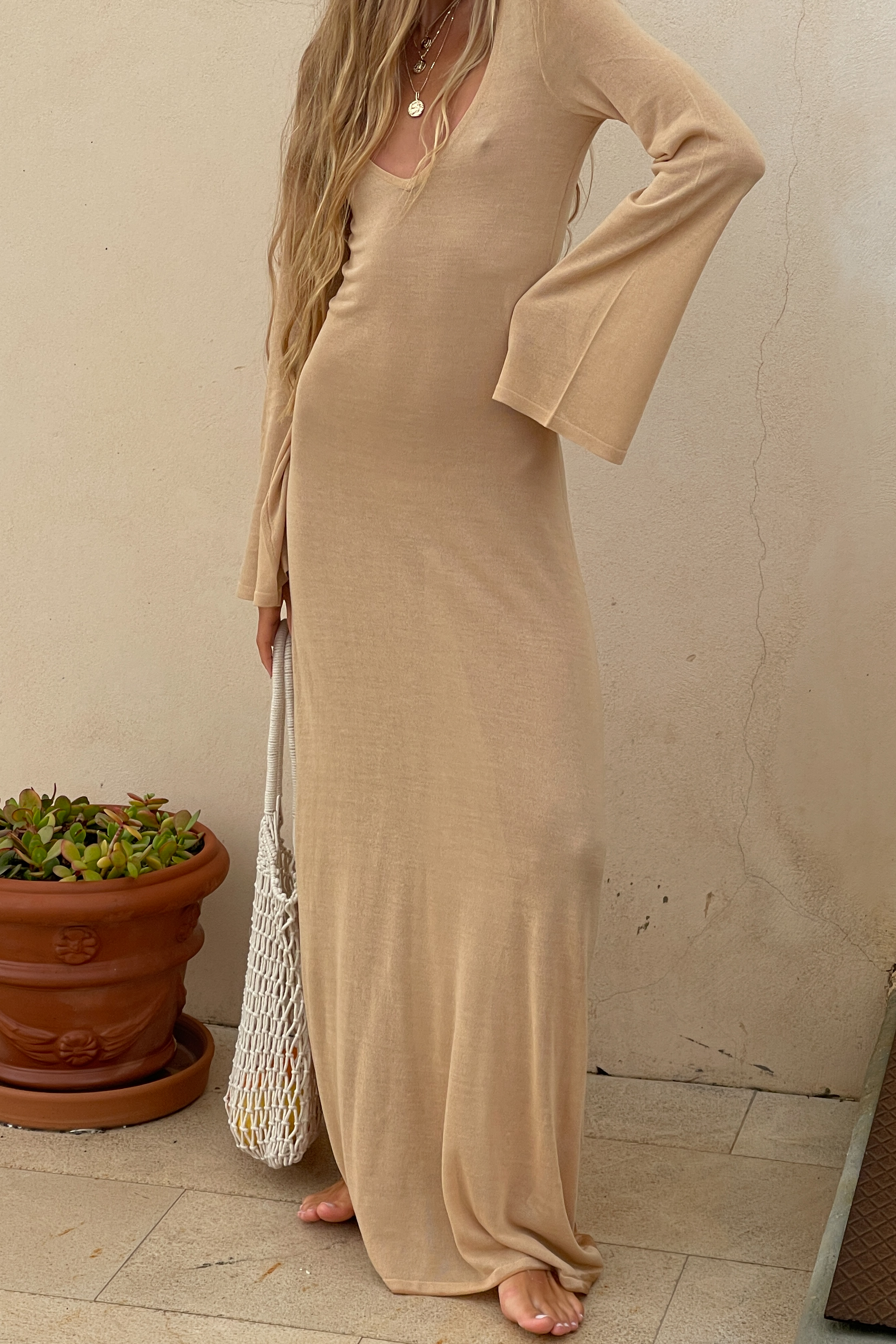 Deep V-neck Maxi Dress Beige | na-kd.com
