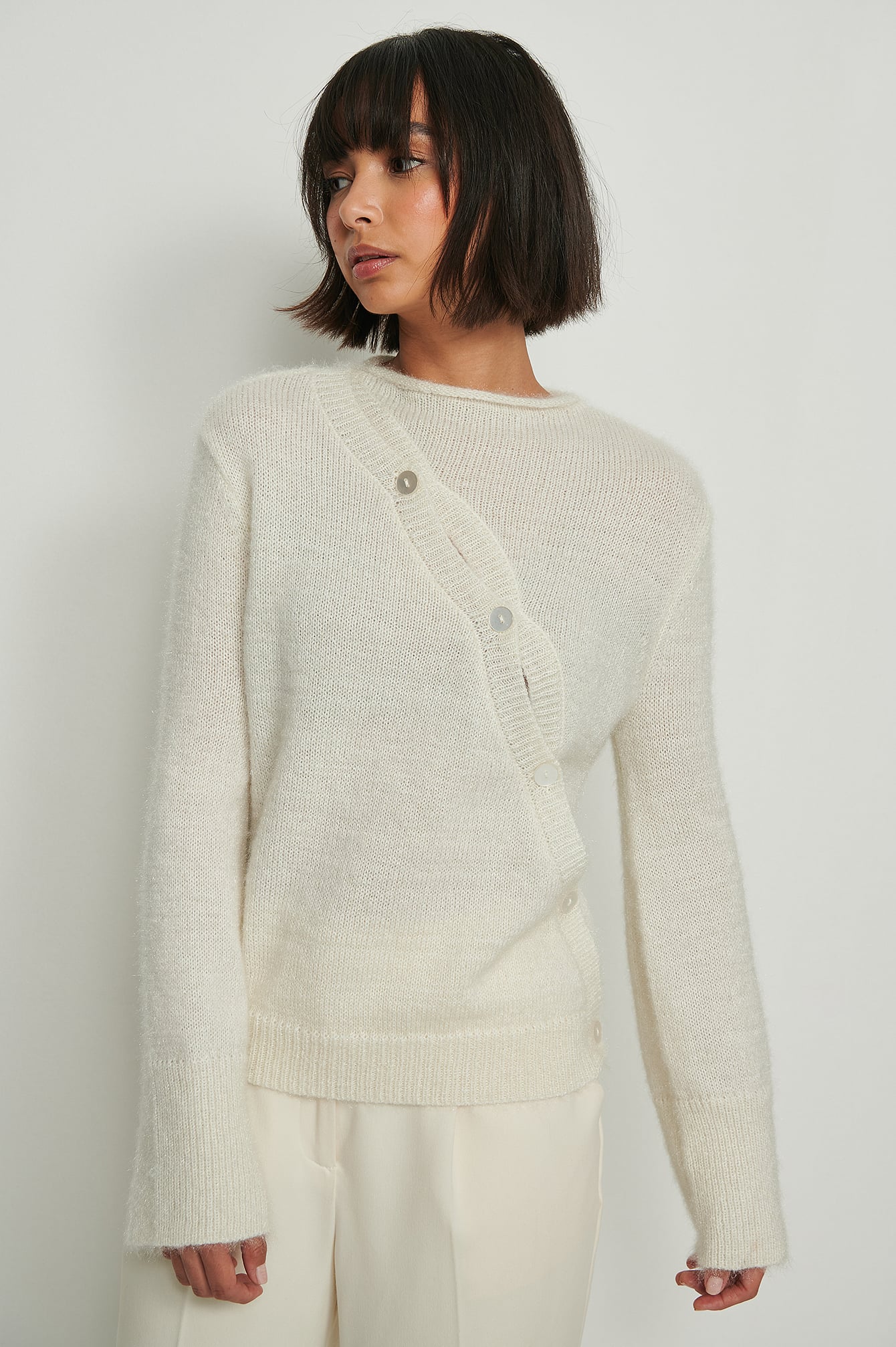 Diagonal Buttoned Knitted Cardigan 