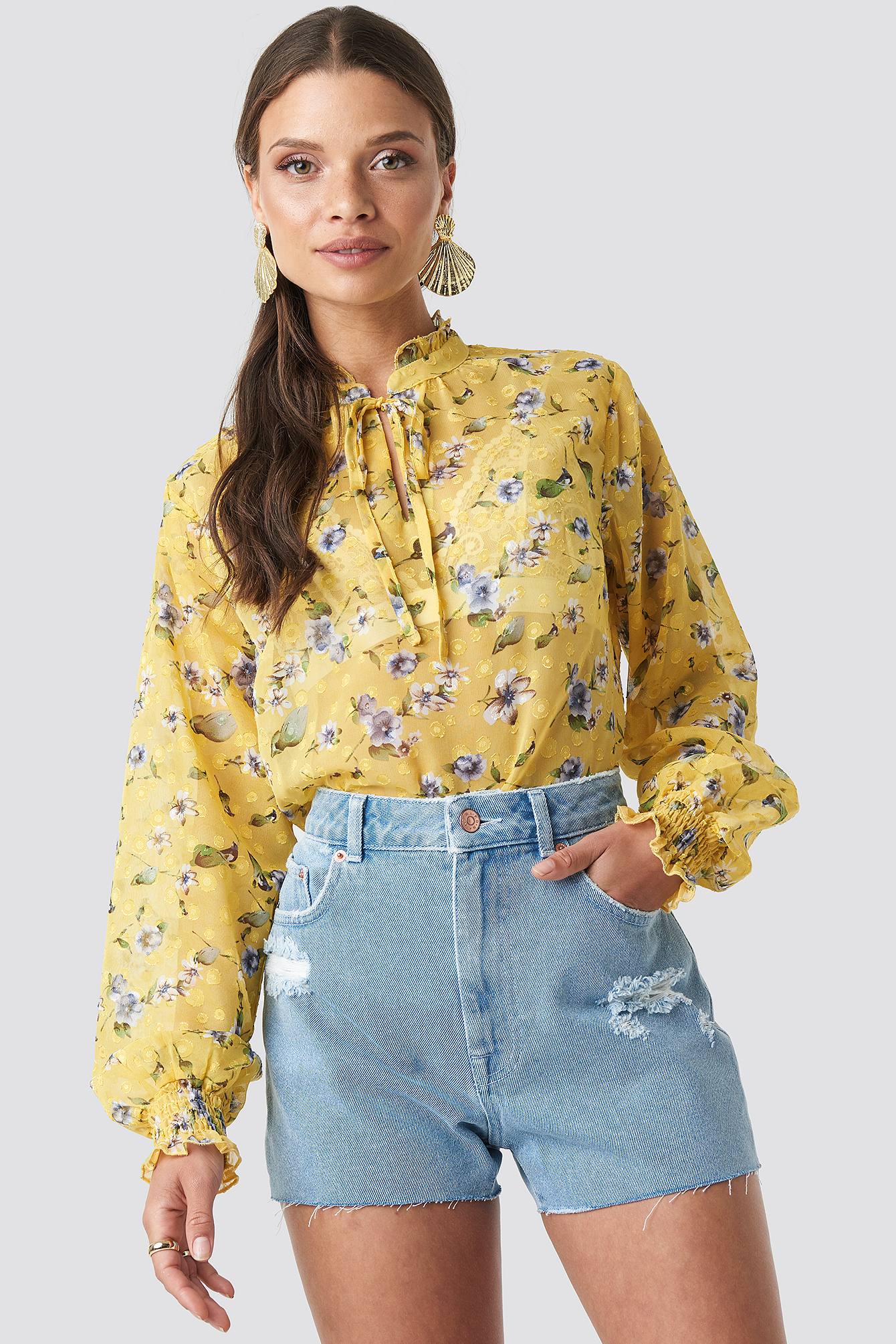 DIstressed Denim Shorts Light Blue