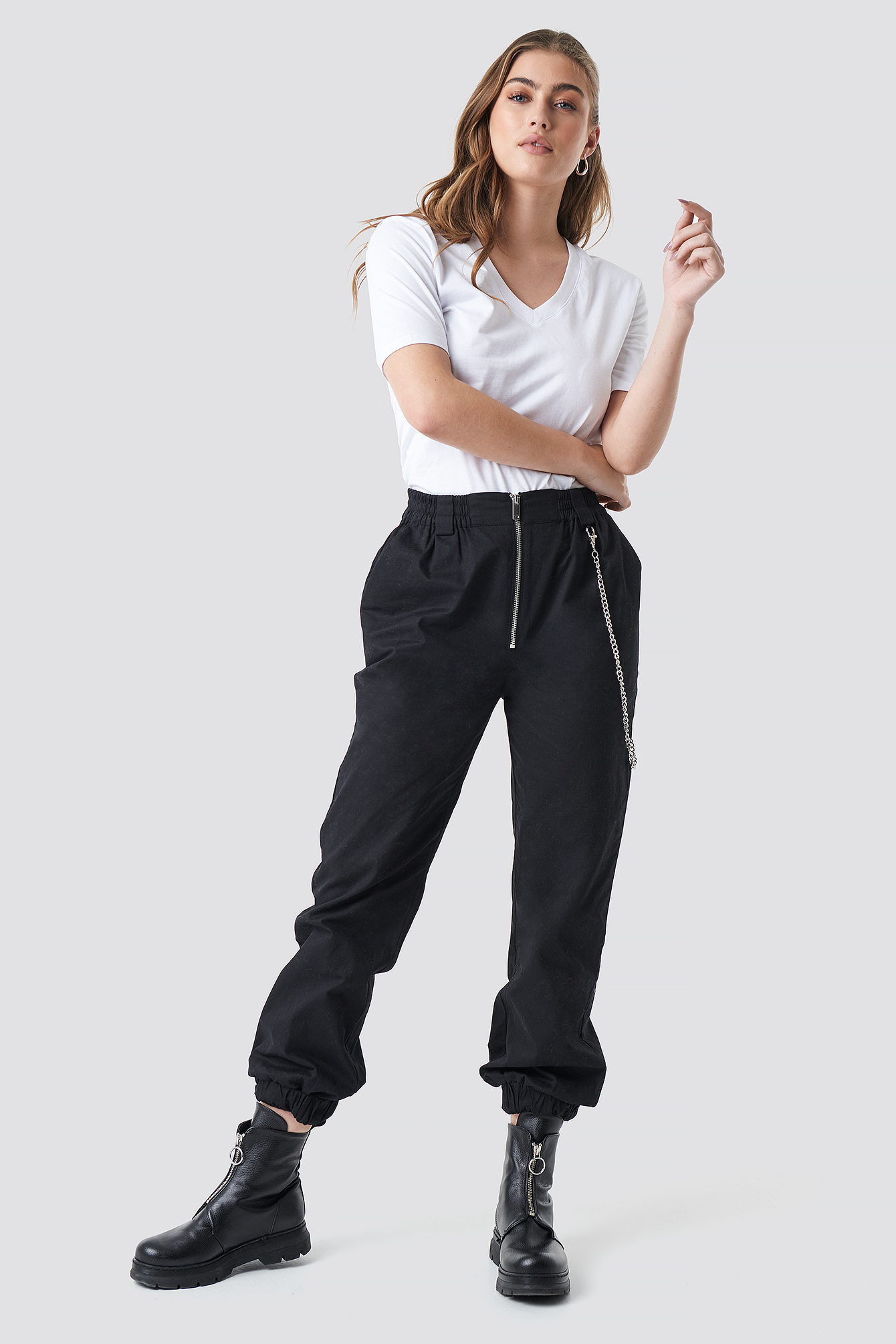 Donnaromina X Na-kd Front Zip Chain Detailed Pants - Black Https://www.na-kd.com/poqcolorimages/black.png