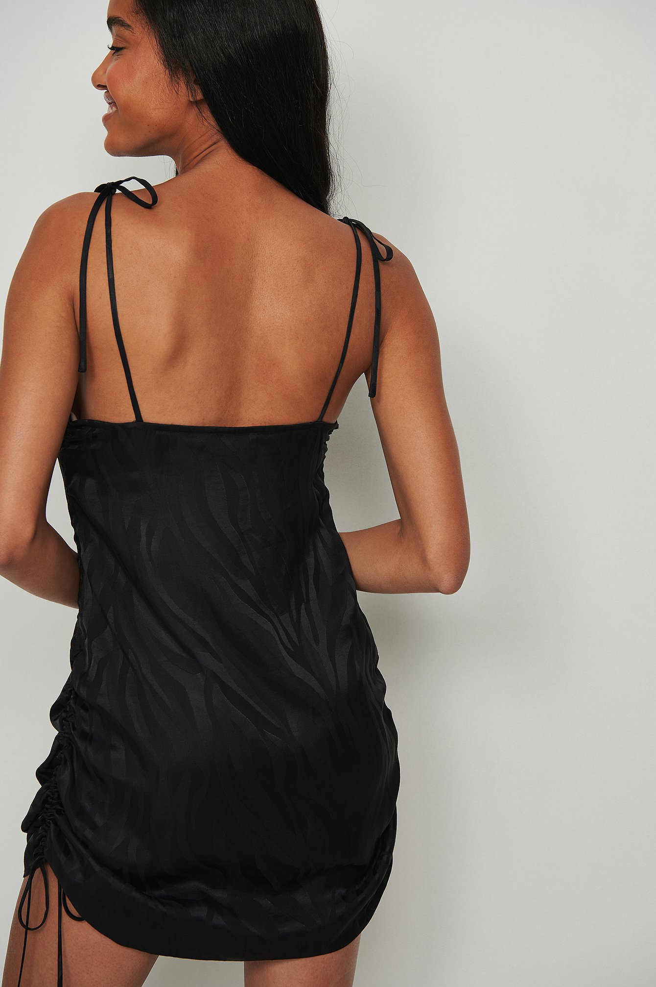 Black Żakardowa sukienka w zebrę ze ściągaczem