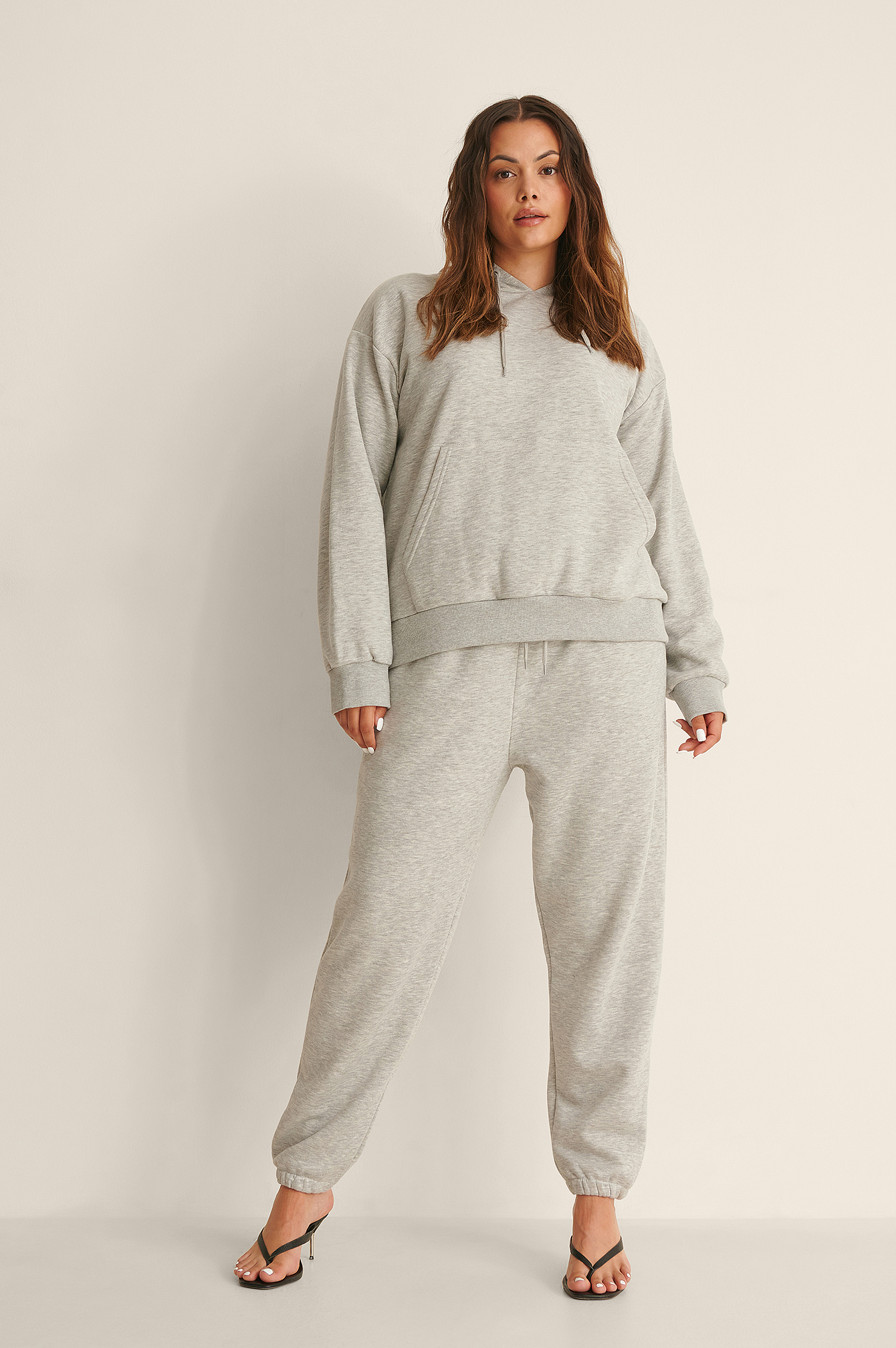 Pantaloni della tuta con coulisse in tessuto organico spazzolato Grigio |  na-kd.com