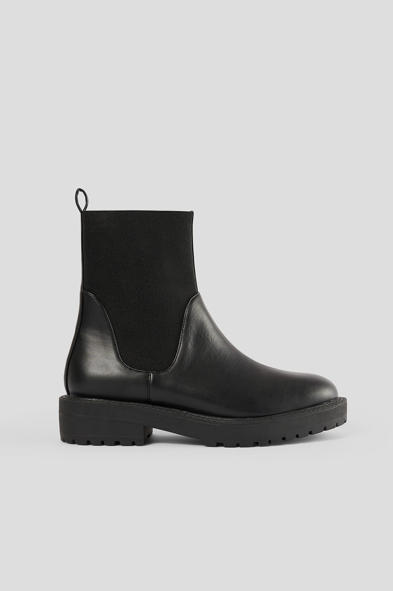 chelsea boot elastic