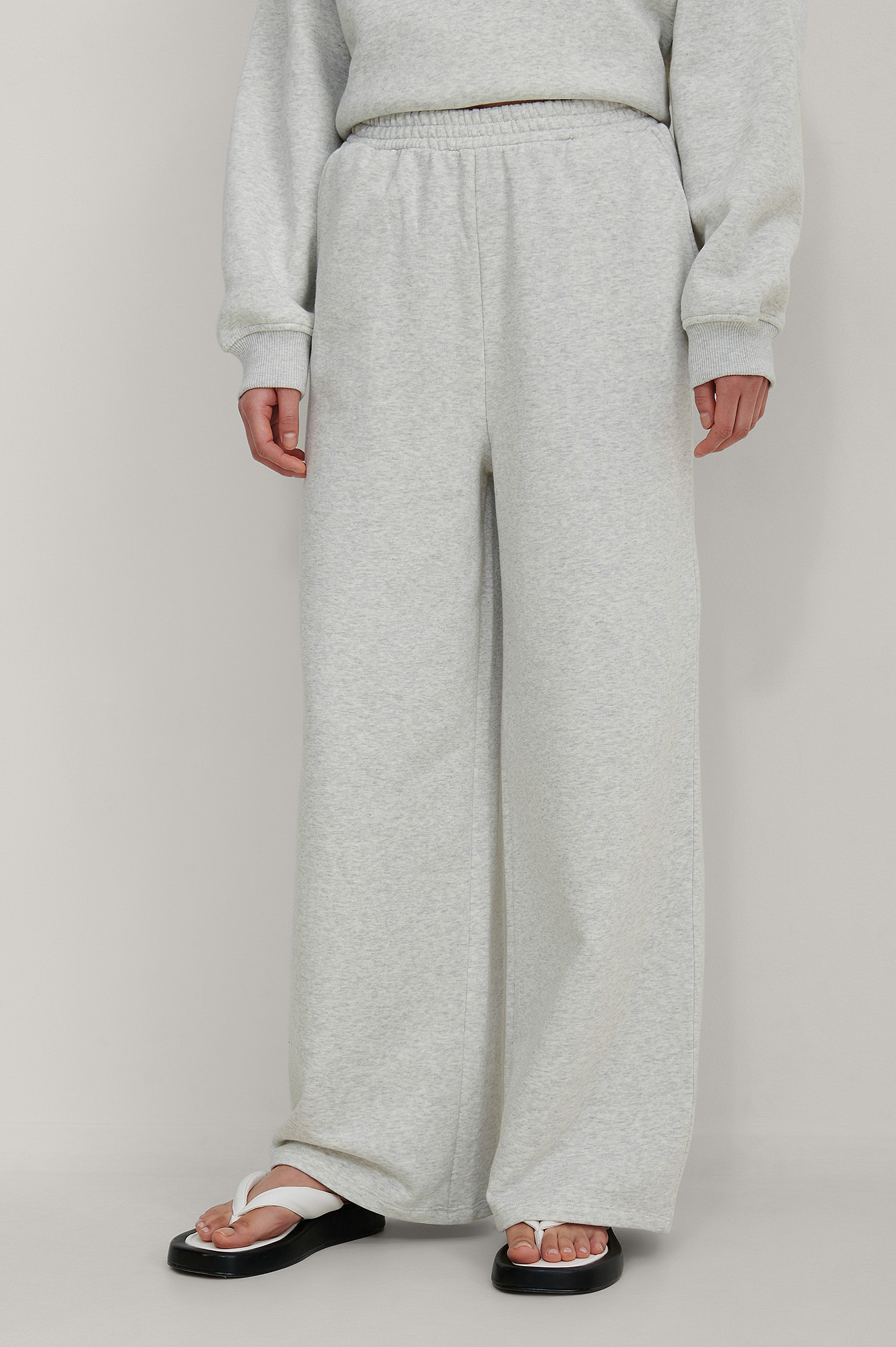 Pantaloni della tuta ampi con elastico in vita biologici Grigio | na-kd.com
