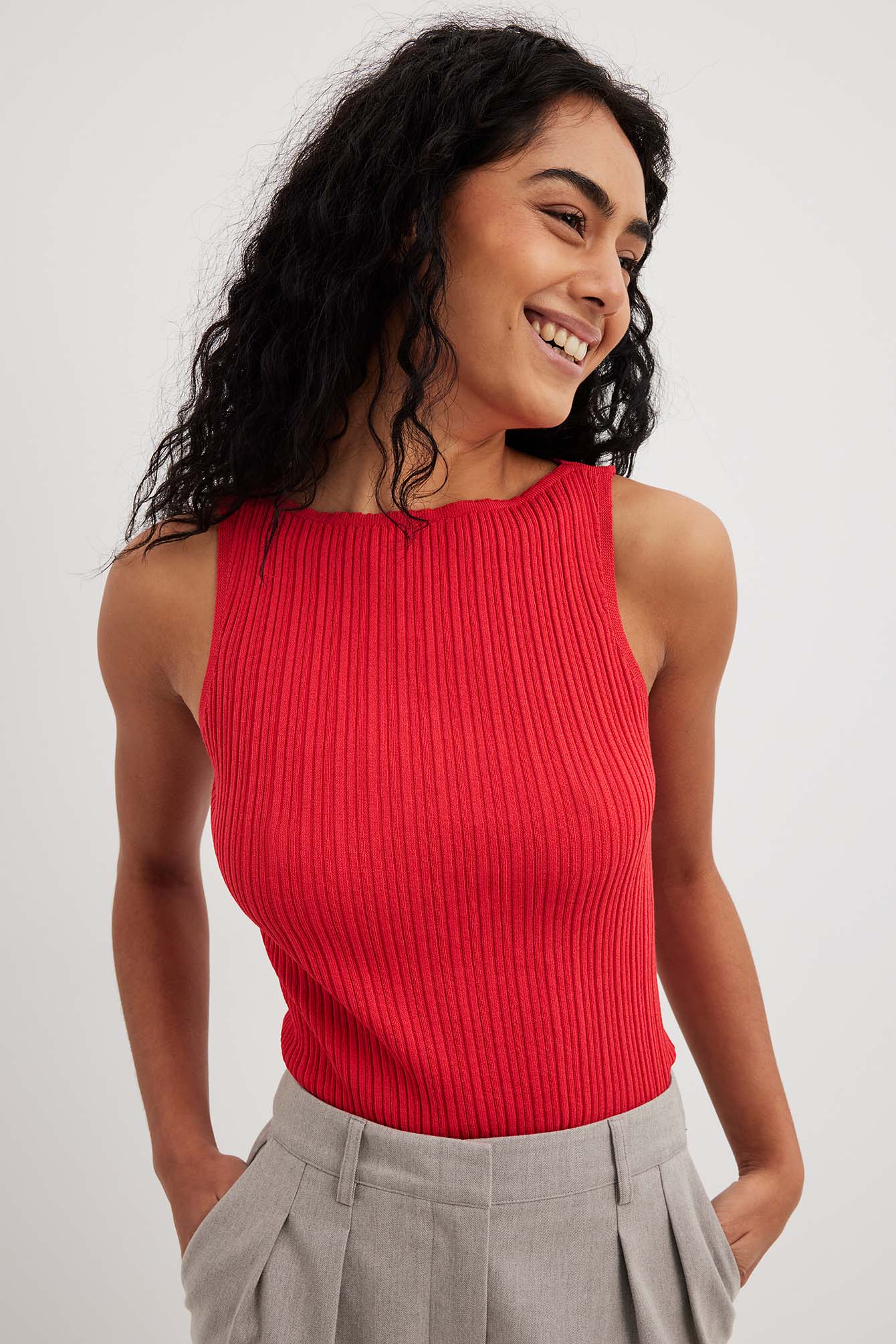 Fine Knitted Sleeveless Top Red