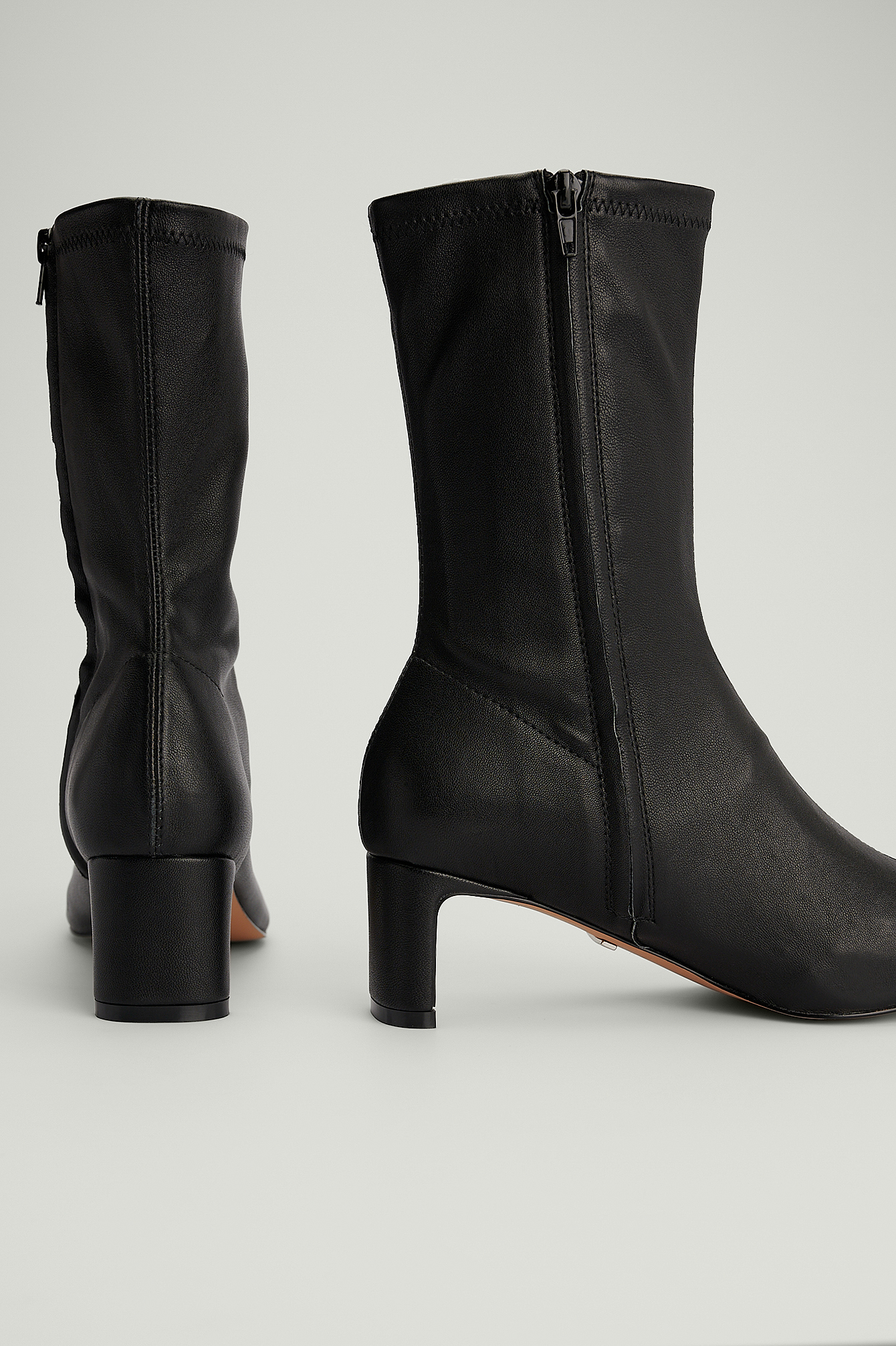fitted ankle boots