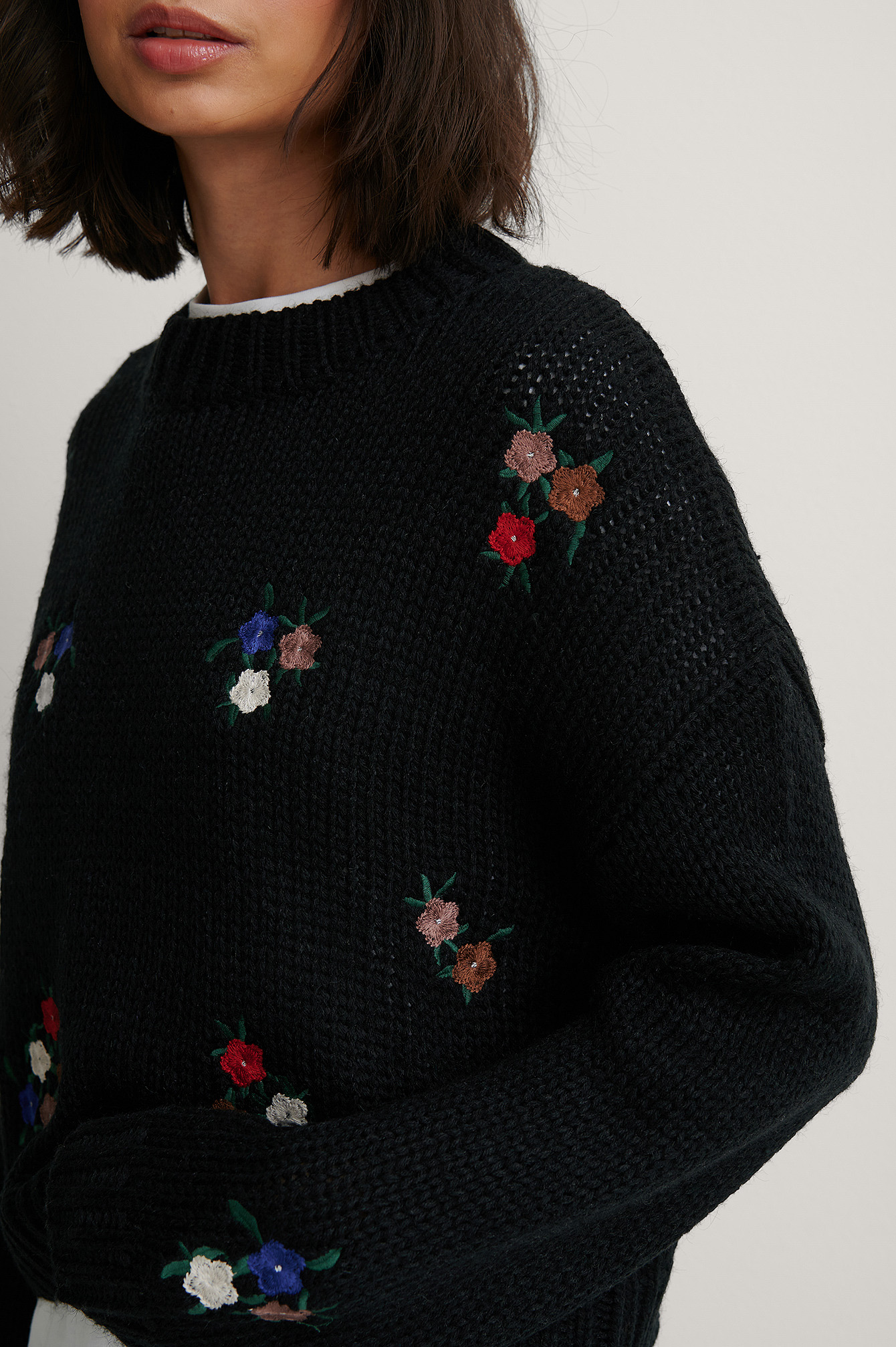 Black Flower Embroidery Round Neck Knitted Sweater
