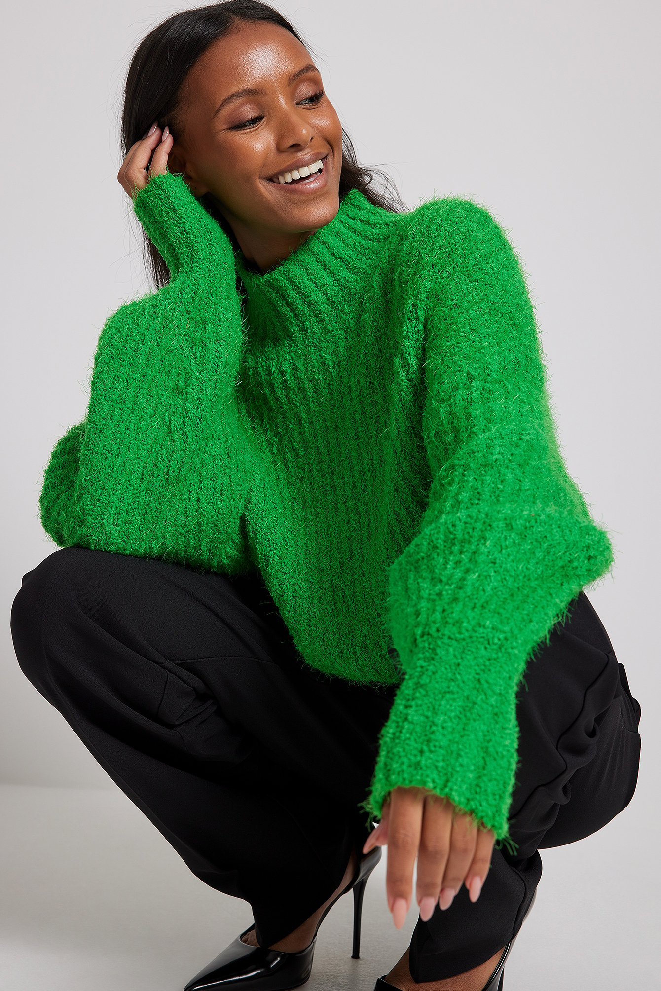 NA-KD Gestreifter Strickpullover mit Rollkragen in Grün Damen Bekleidung Pullover und Strickwaren Sweatjacken 