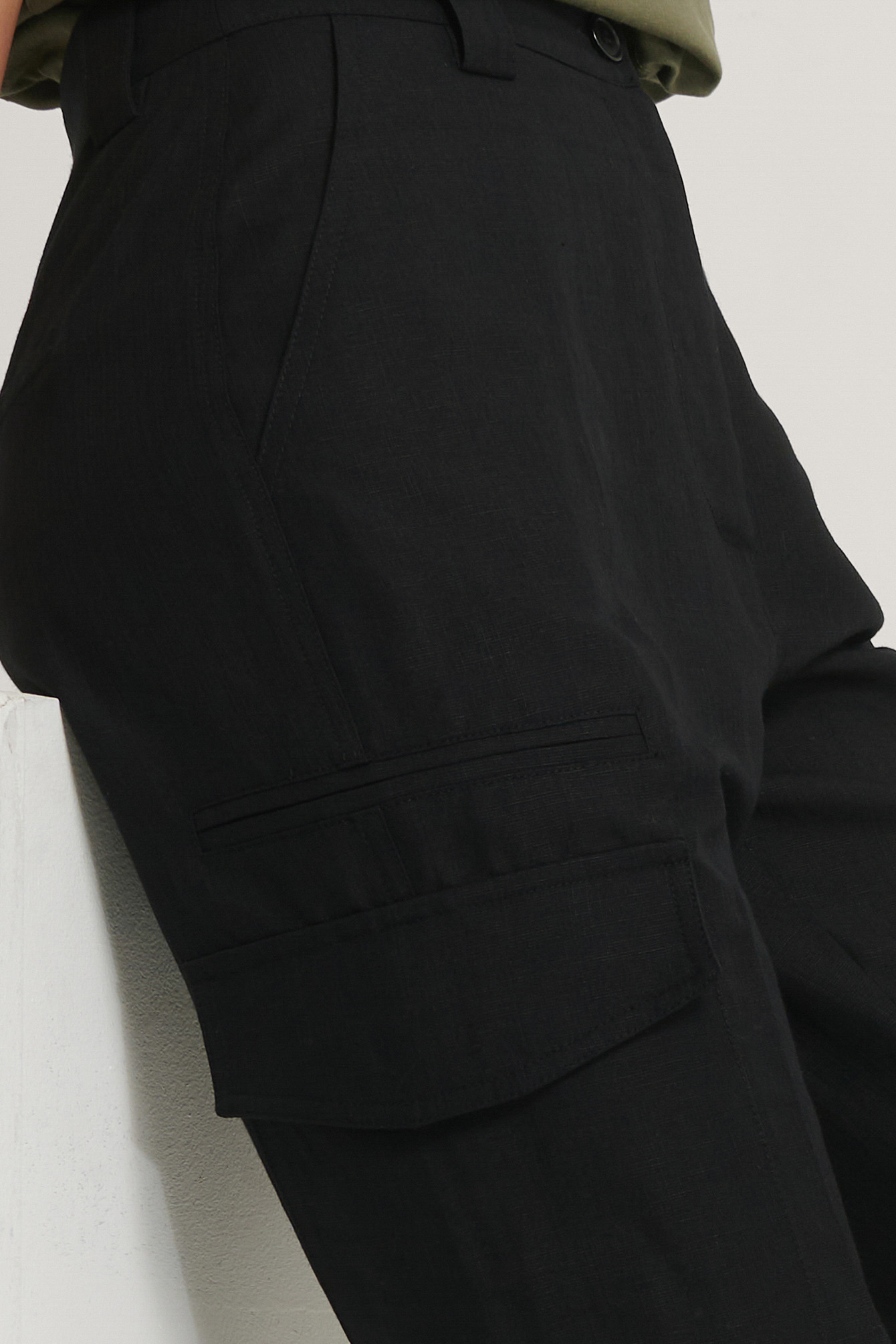 Black Fluid Linen-Blend Cargo Pants