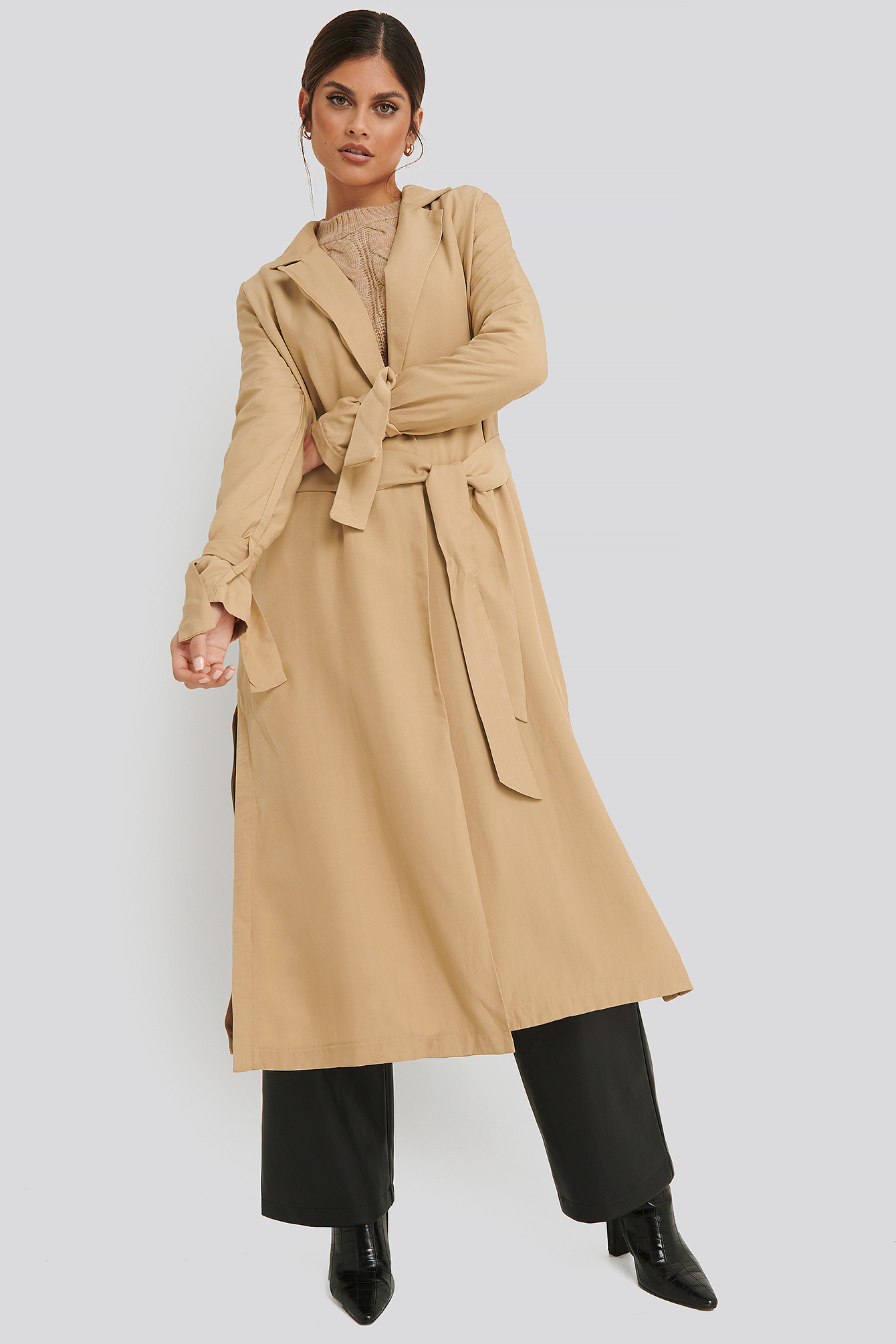Fluid Slit Trenchcoat Beige