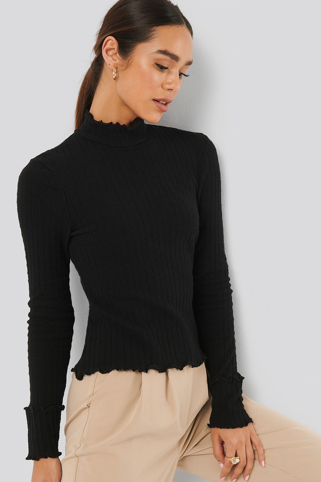POL Round Neck Backless Sweater with Ribbed Edge