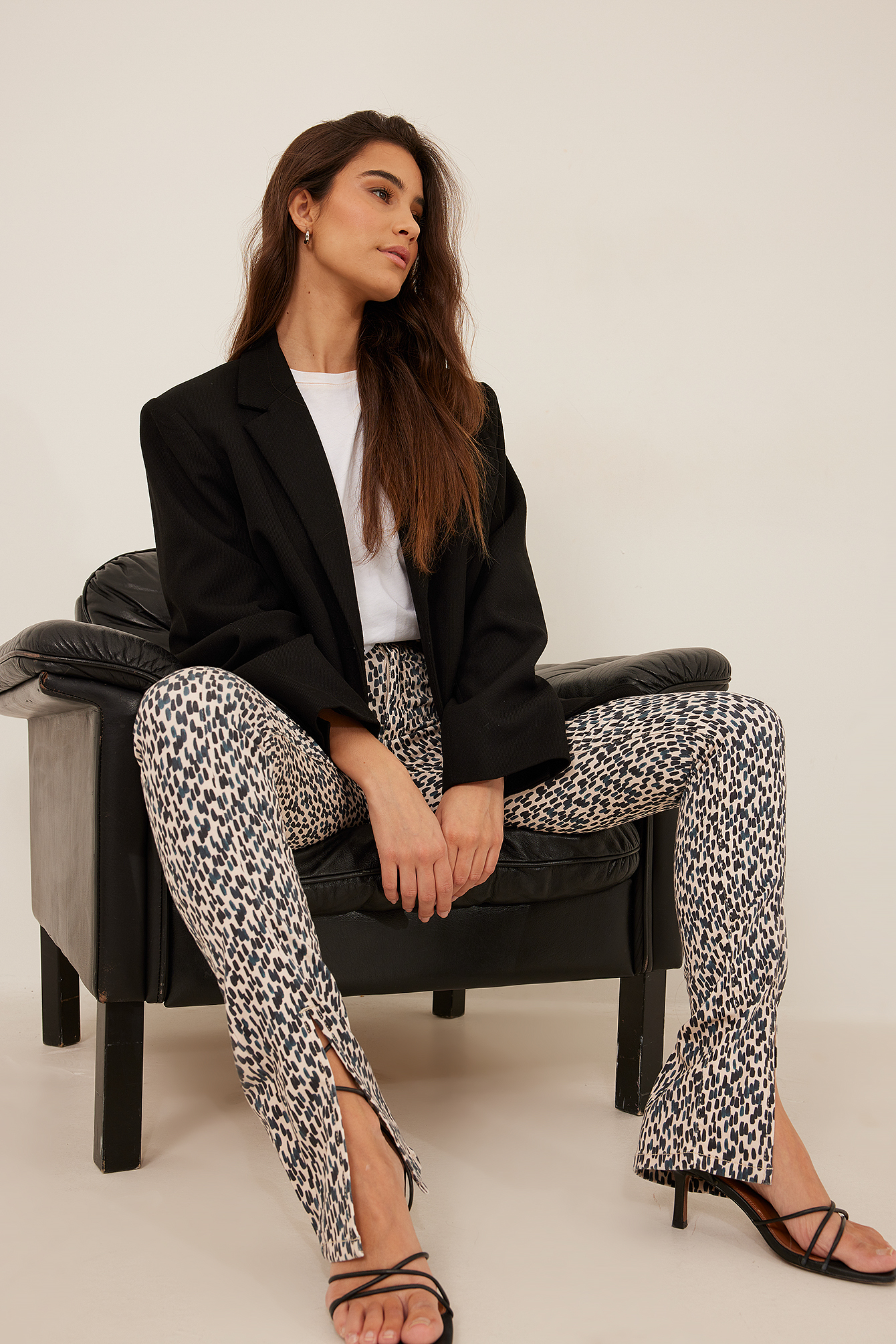 Jeans attillati con spacco frontale Multicolore | na-kd.com
