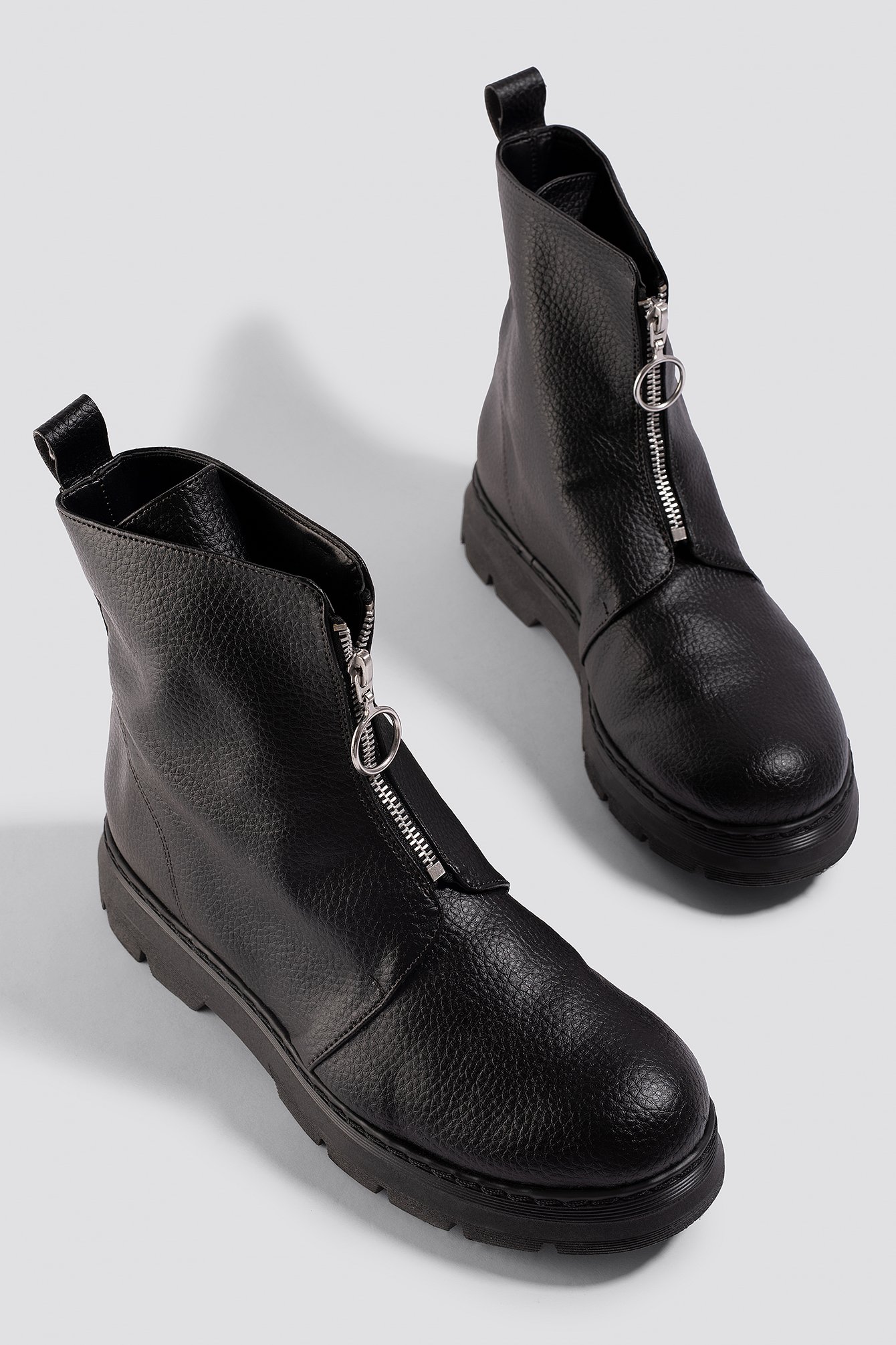 Front Zip Chunky Boots Black | na-kd.com