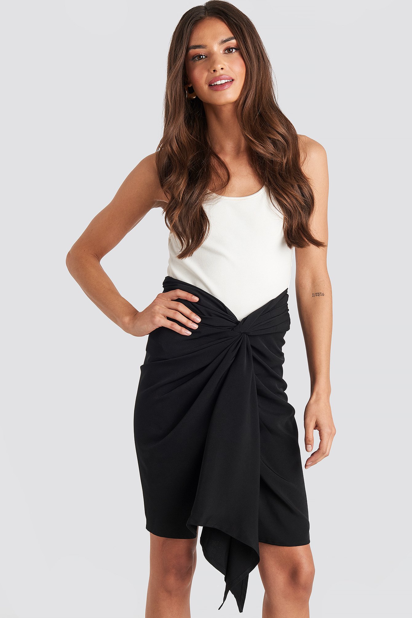 NA-KD Party Front Twist Skirt - Black