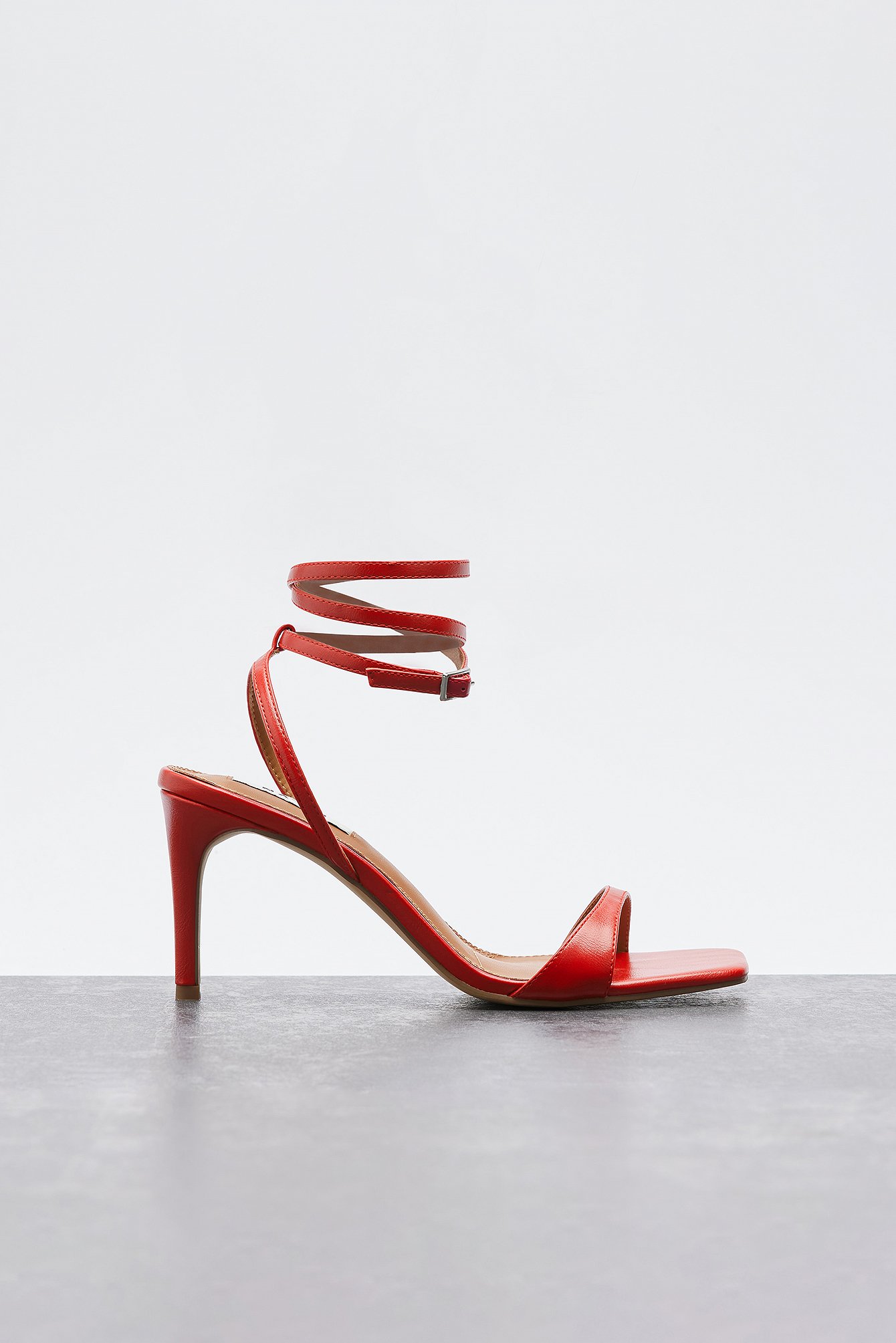 na-kd shoes -  Glossy Absatzsandalen - Red
