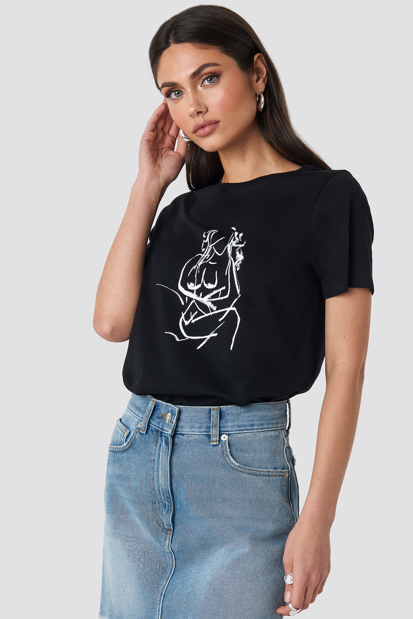 Hand Drawn T-shirt Deep Black