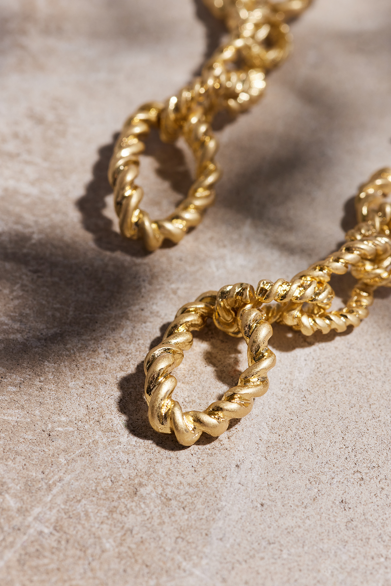Hanging Twisted Chain Earrings Gold 