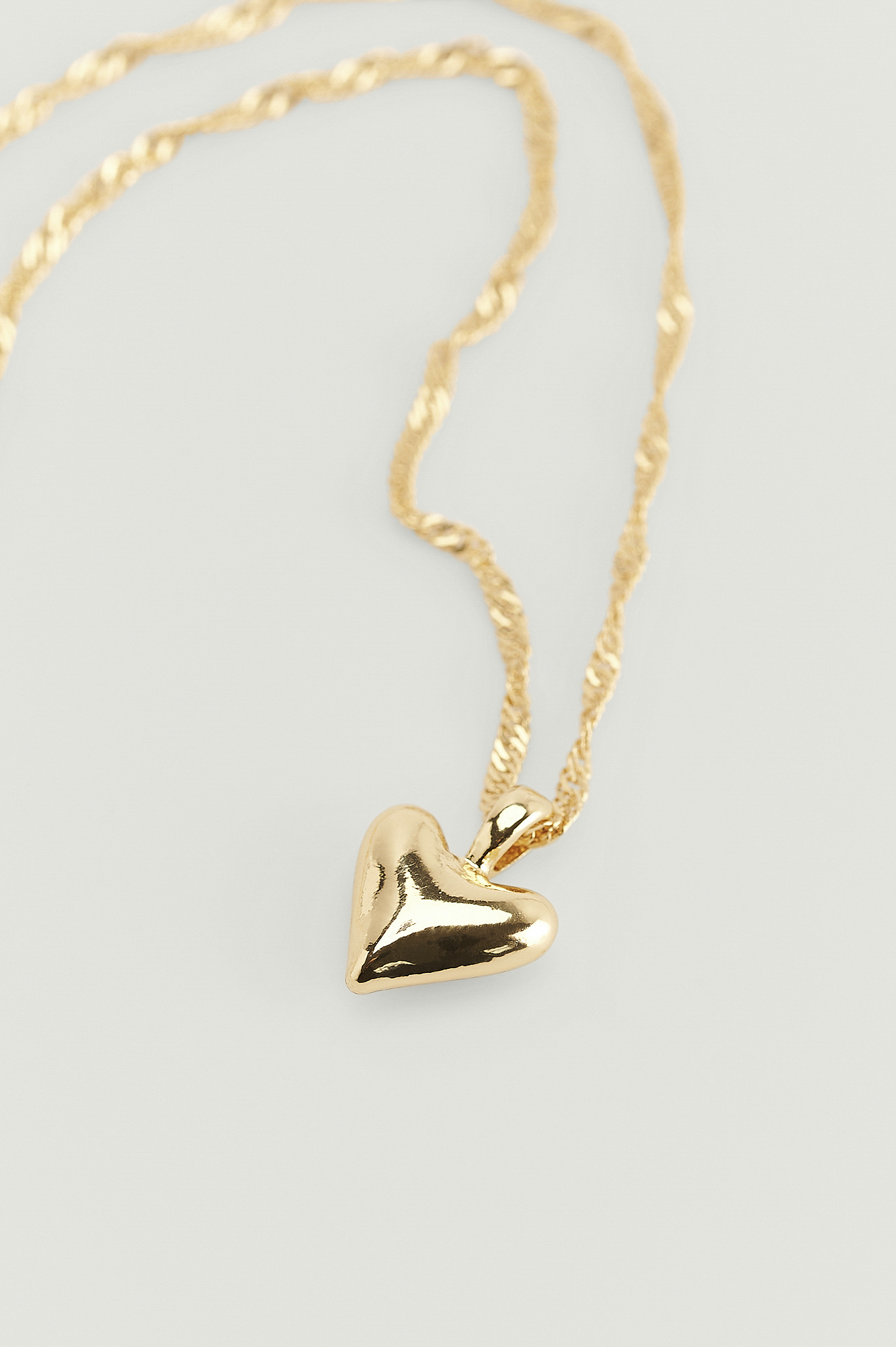 NA-KD Accessories Heart Pendant Twisted Chain Necklace - Gold