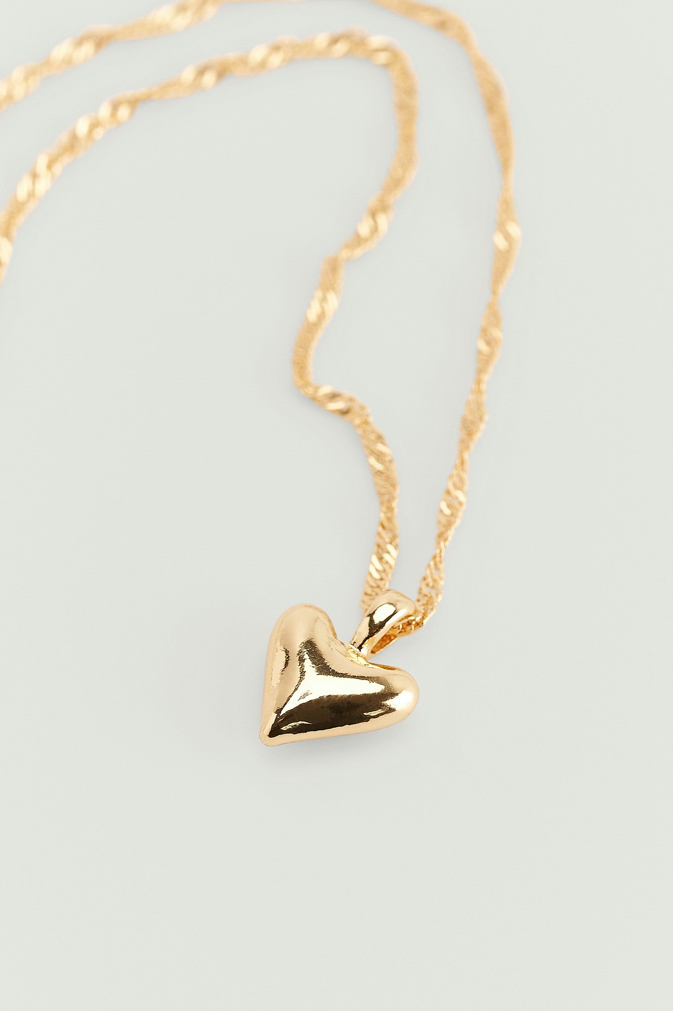 Gold Heart Pendant Twisted Chain Necklace