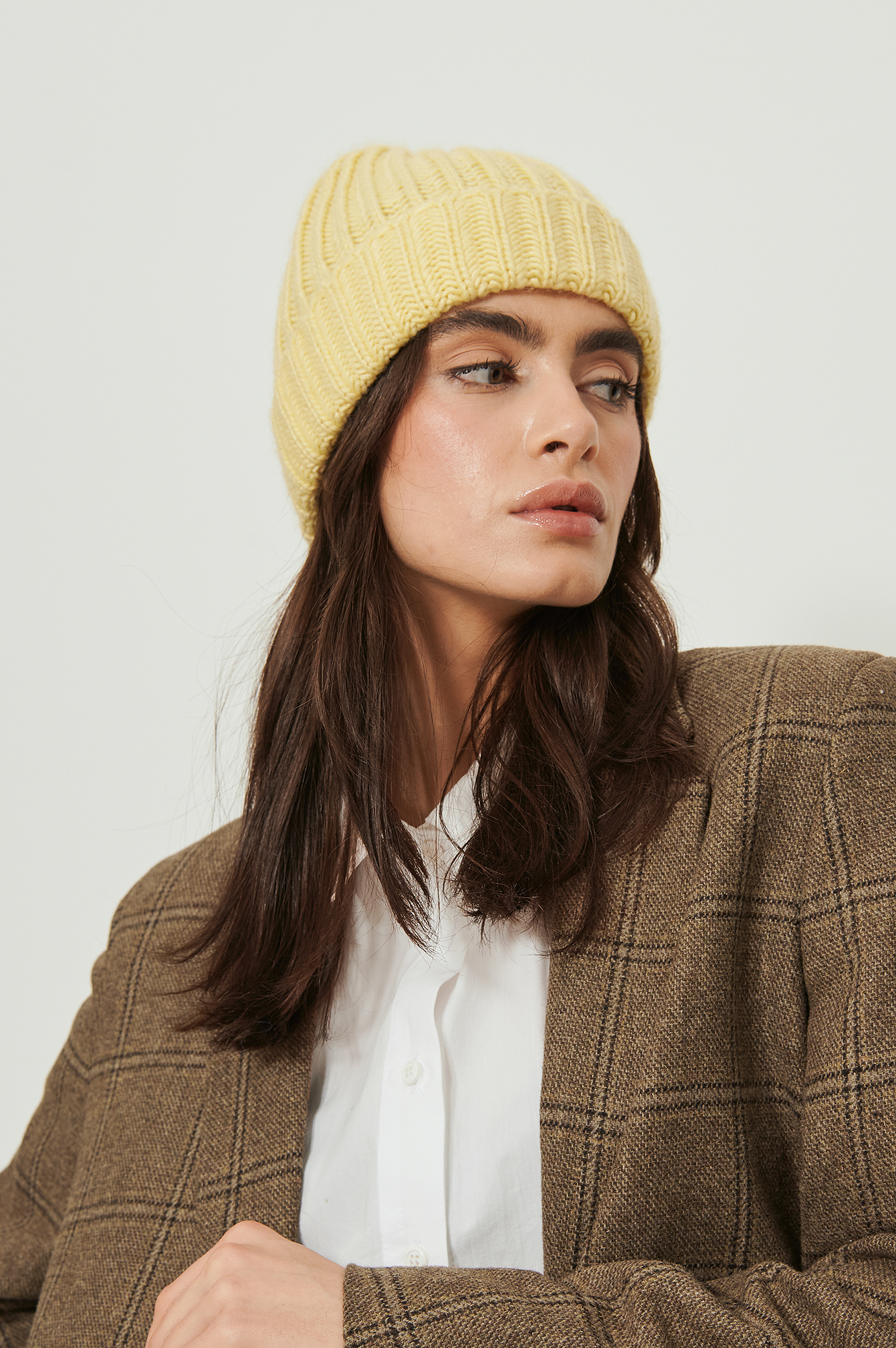 Tungt strikket lue Light Yellow | na-kd.com