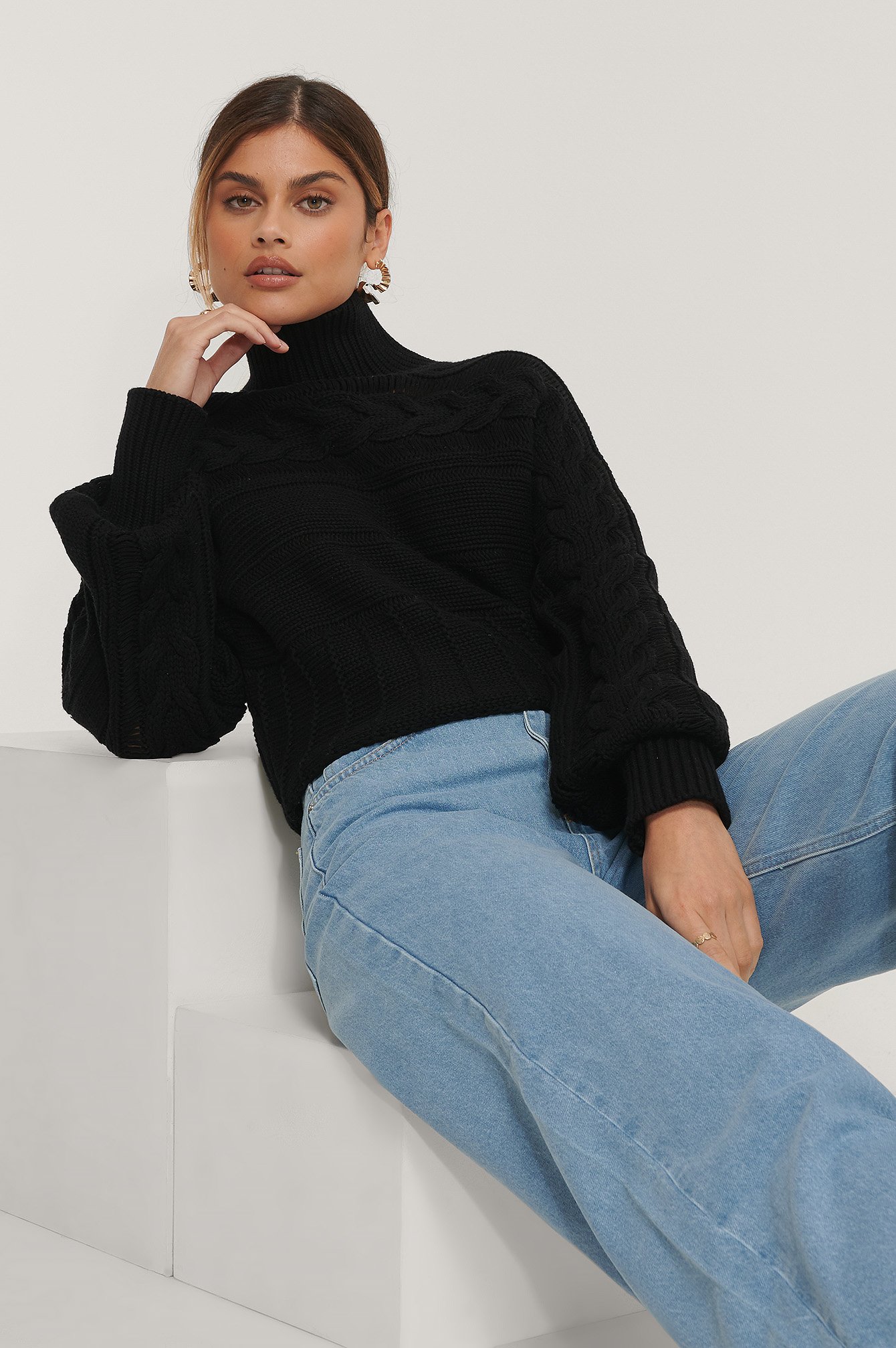 NA-KD Baumwolle Trend Hochgeschlossener Strickpullover Mit Detail in Schwarz Damen Bekleidung Pullover und Strickwaren Pullover 