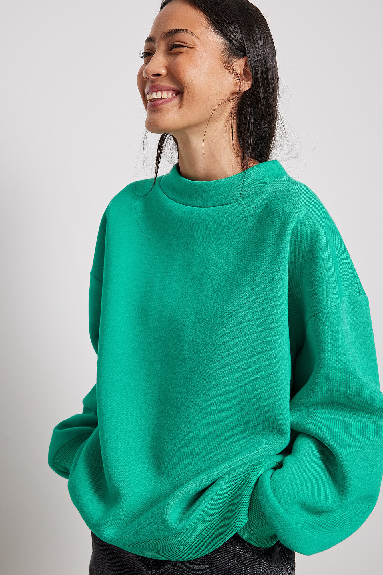 Green Organisches hochgeschnittener Pullover mit Detail