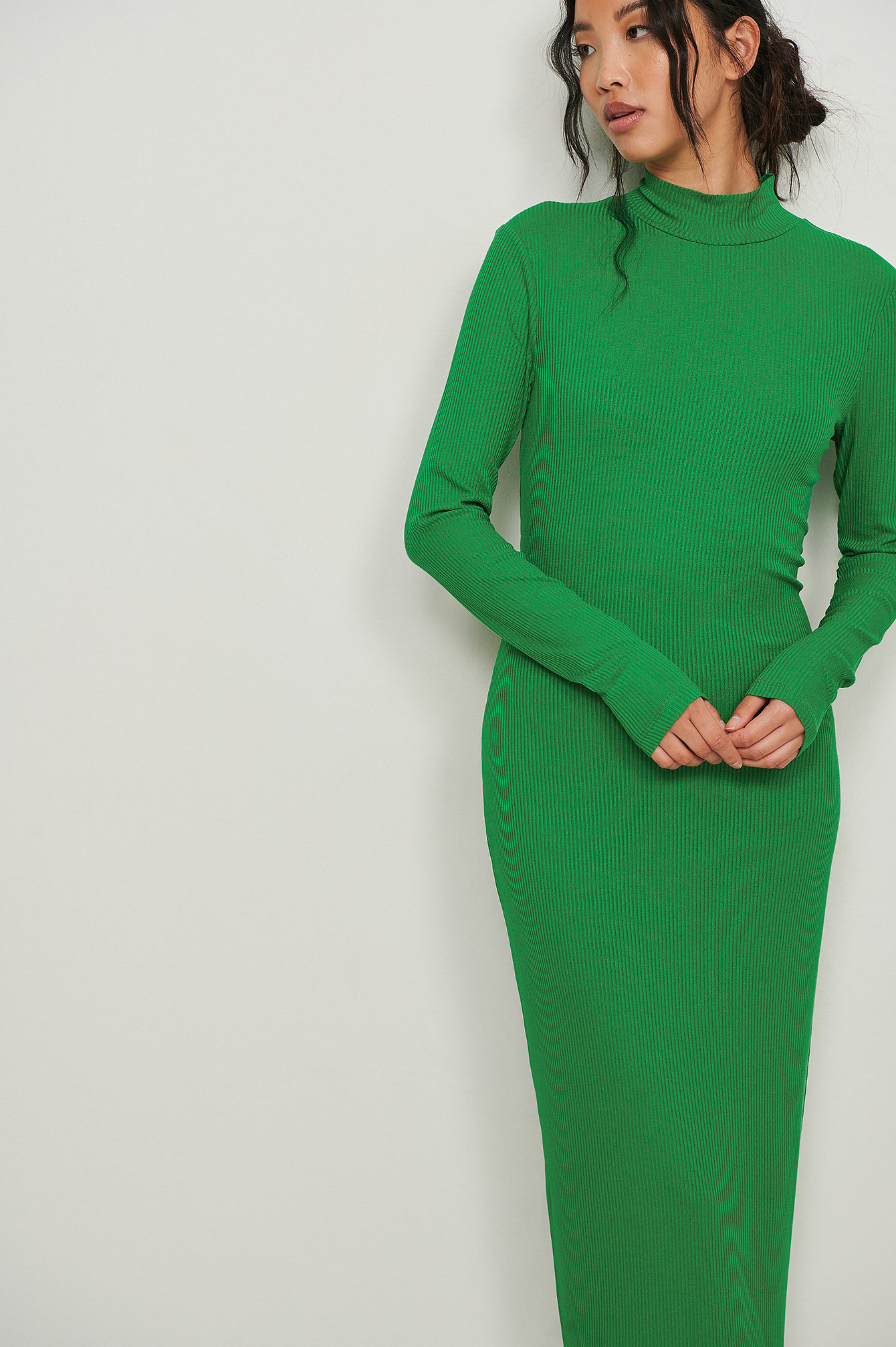 heb vertrouwen achtergrond vertaling Gerecycleerde geribde jurk met lange mouwen Groen | NA-KD