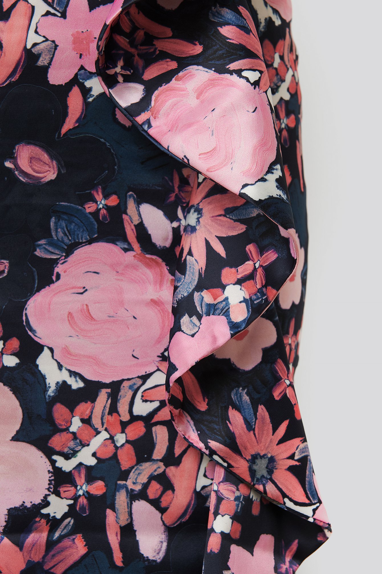 Dark Poppy Flower Sukienka Midi Zakrywająca Szyję