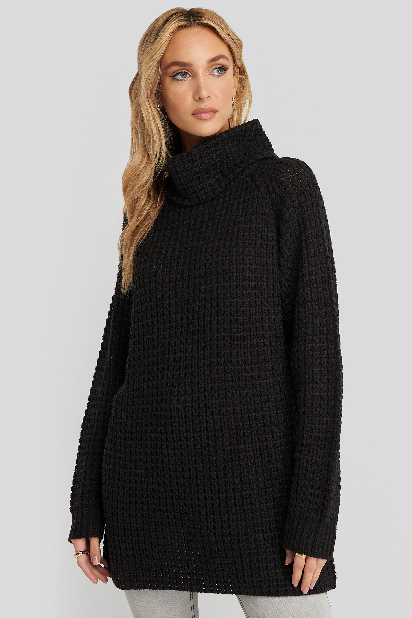 High Neck Pineapple Knitted Sweater Black