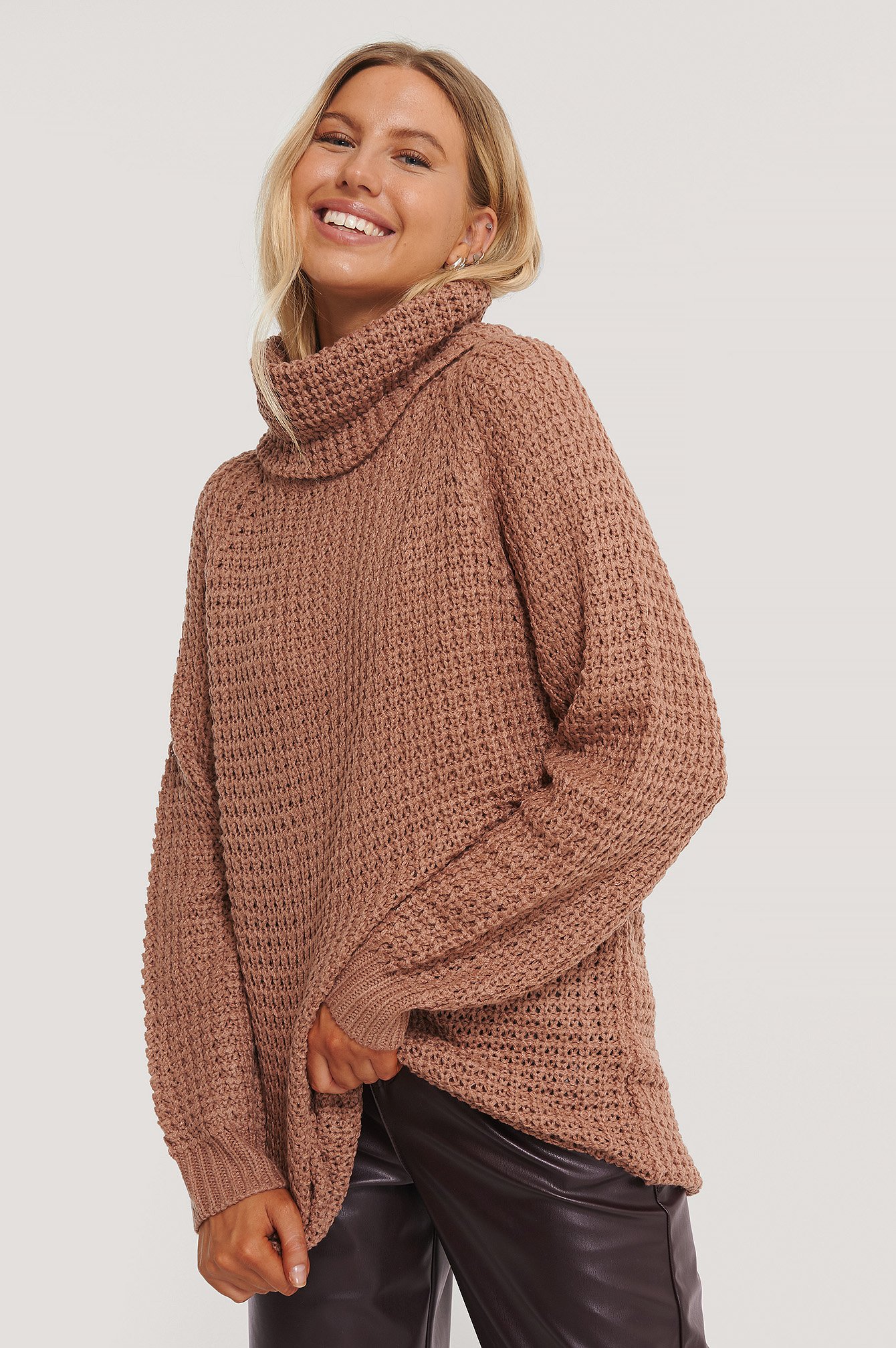Dusty Pink High Neck Pineapple Knitted Sweater