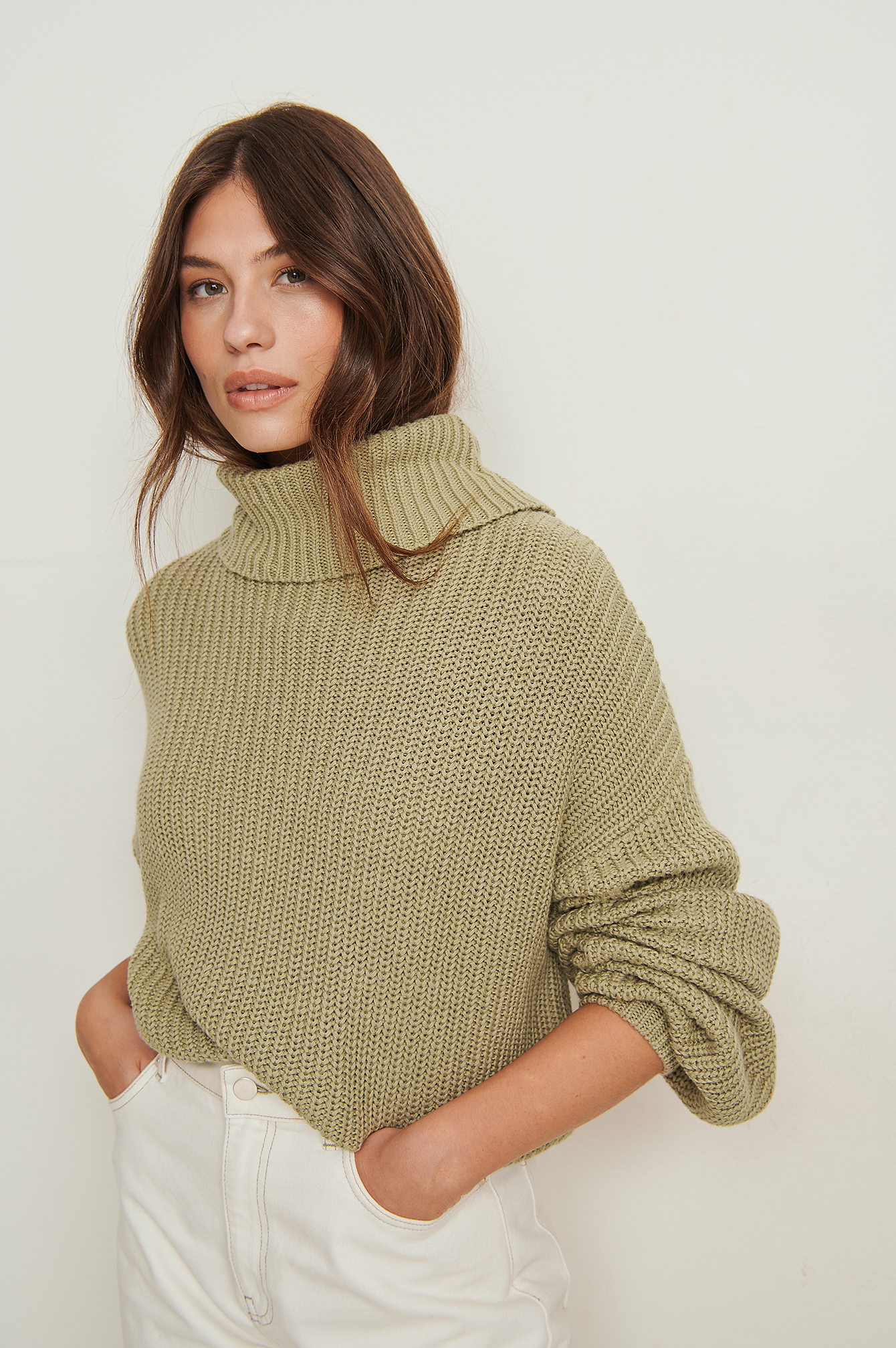 Turtle Neck Short Knitted Sweater Green 