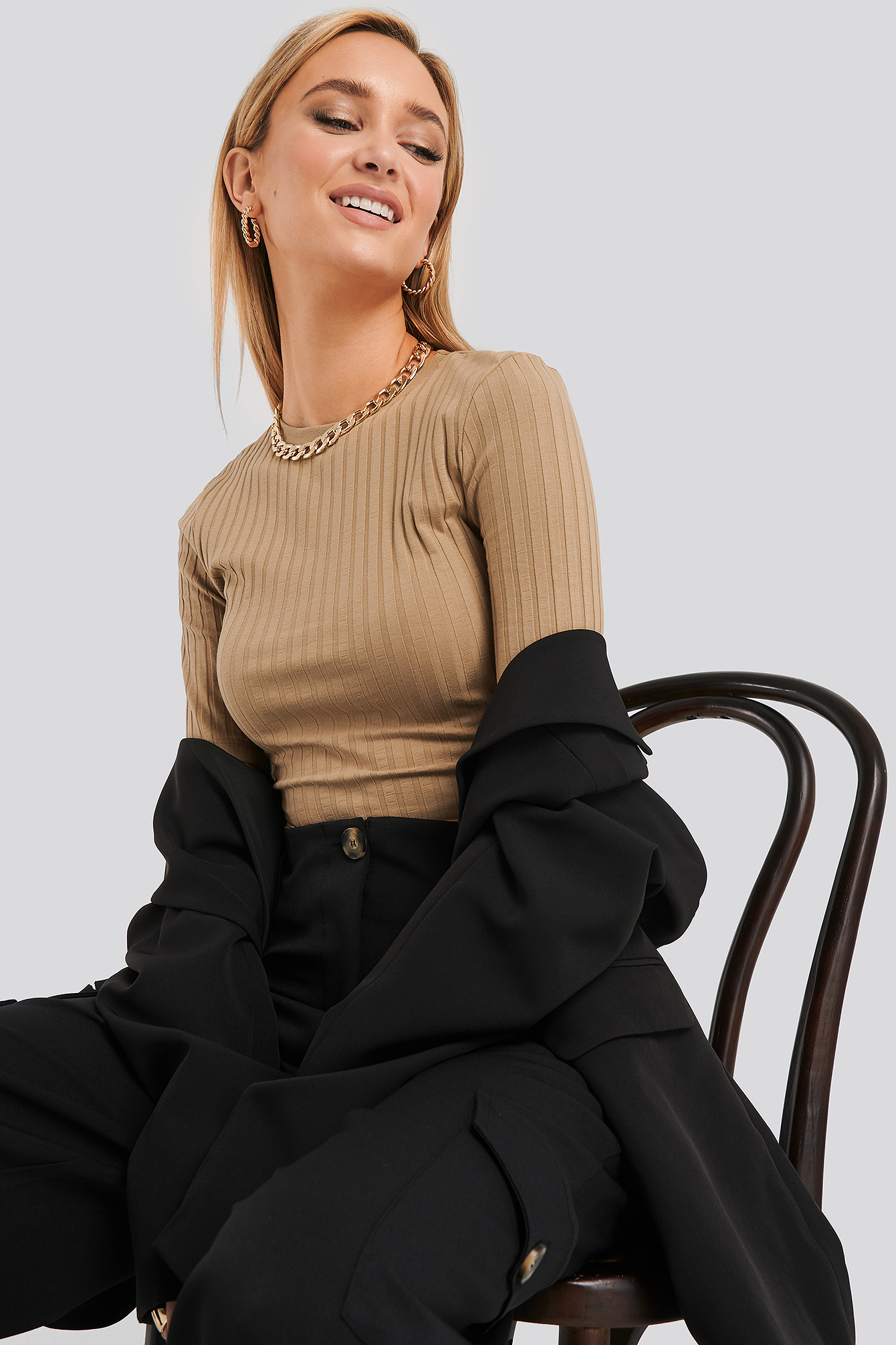 High Round Neck Ribbed Tee Beige | NA-KD