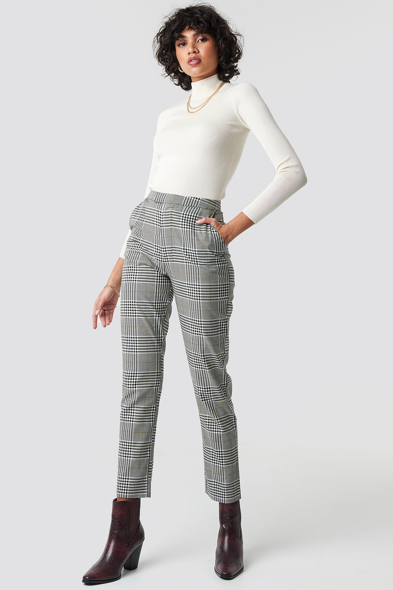grey checkered pants outfit