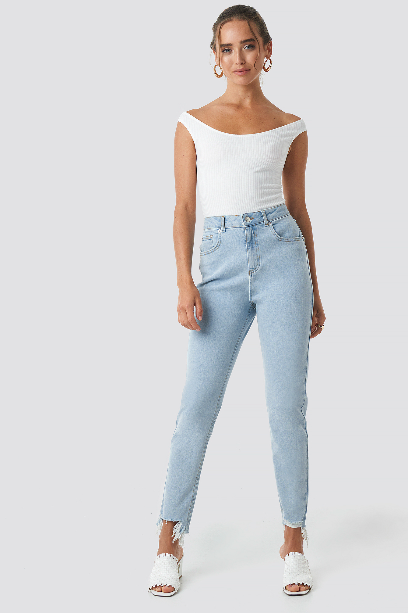 High Waist Ripped Ankle Mom Jeans Light Blue Wash