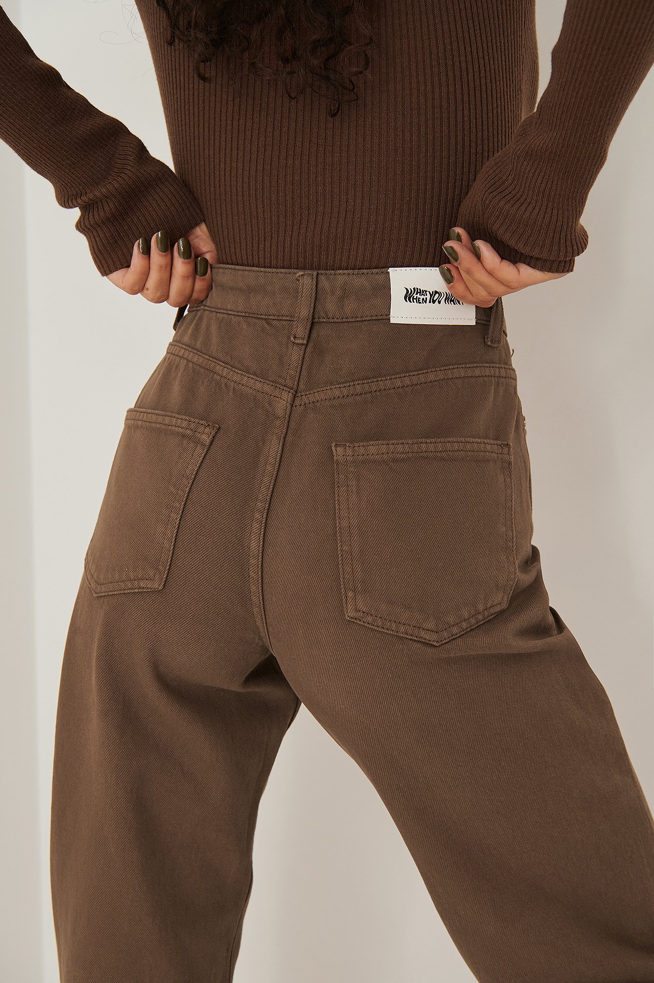 Brown Organische gerade Jeans mit hoher Taille