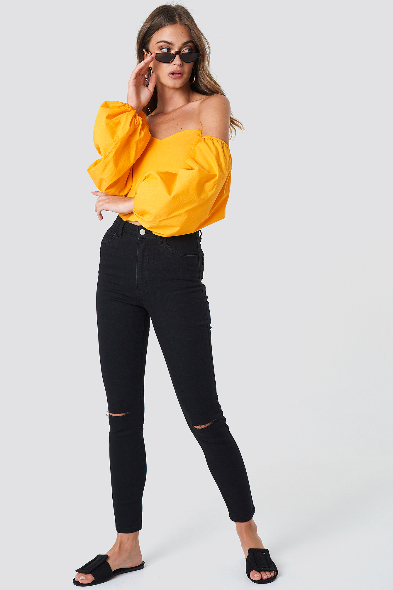 Highwaist Ripped Knee Skinny Jeans Black