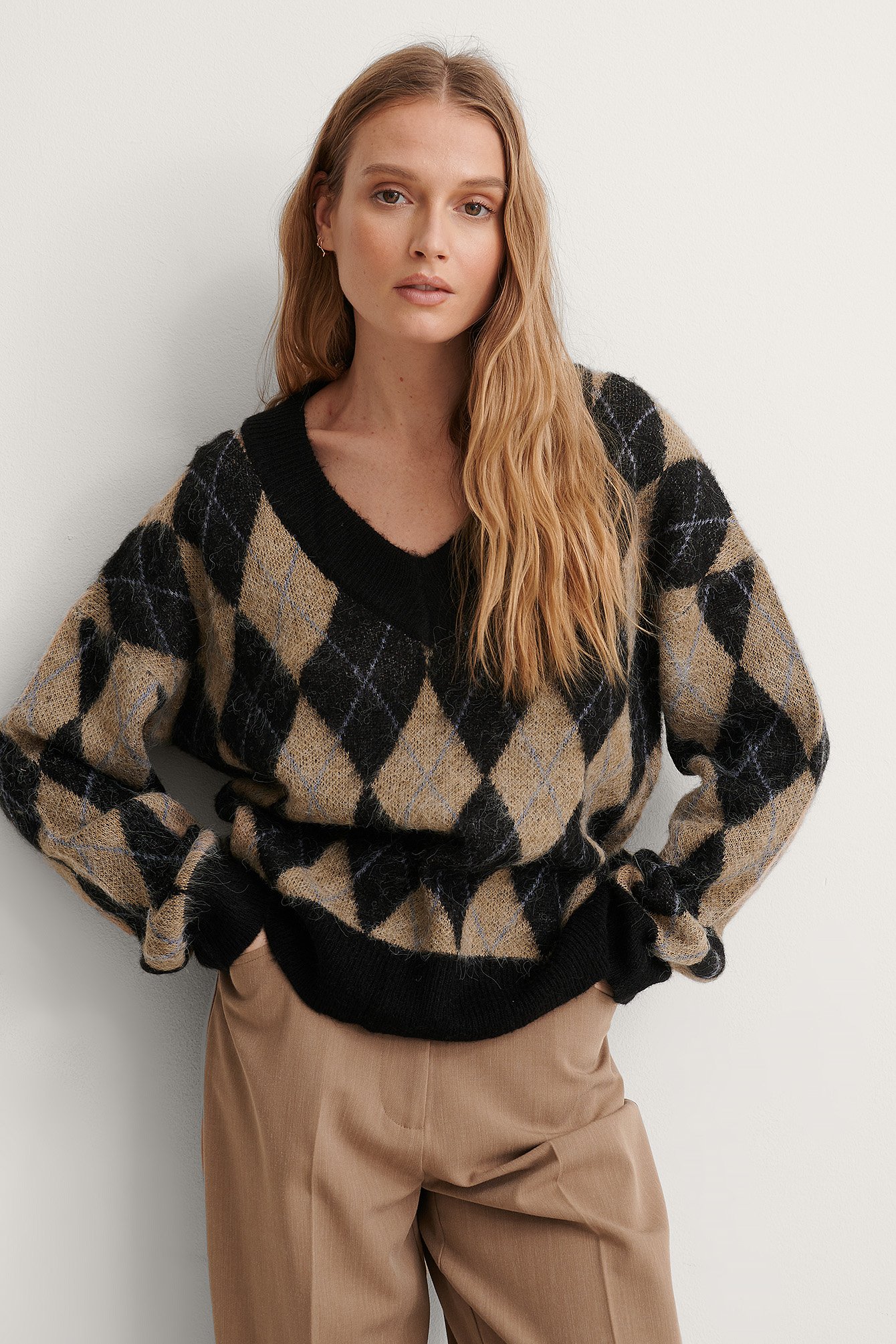 NA-KD Trend Jacquard Knit V-neck Sweater - Checkered