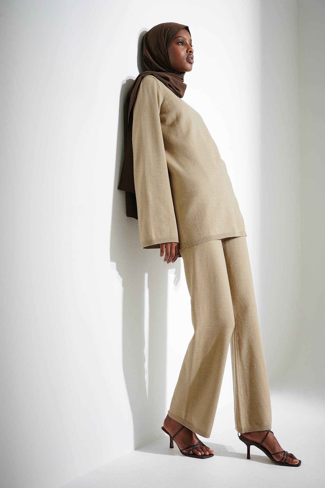Pantaloni dritti in maglia Beige | na-kd.com