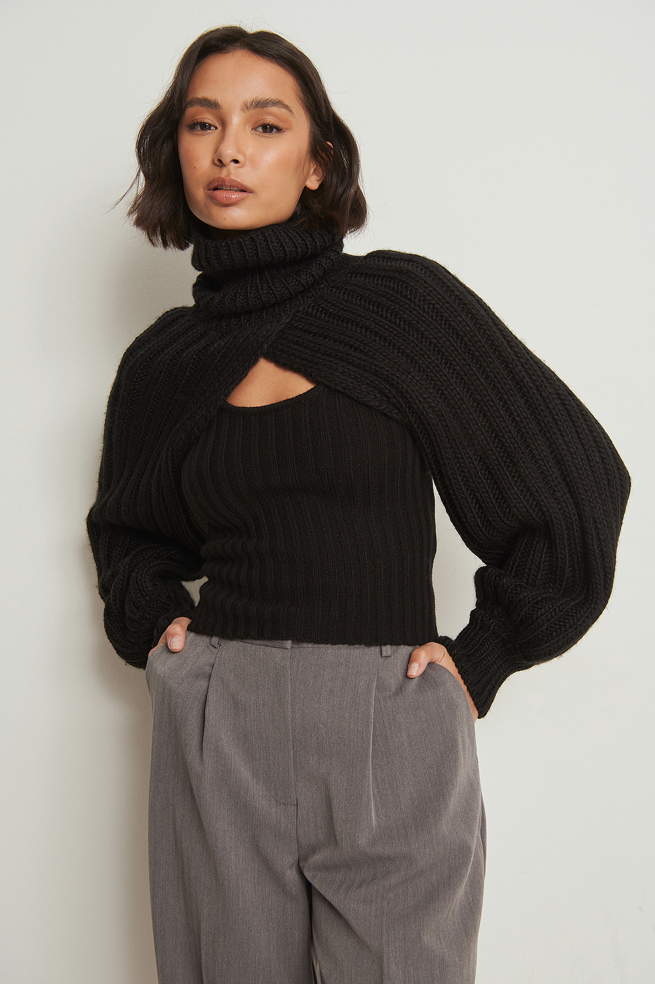 NA-KD Trend Knitted Turtle Neck Supercropped Cardigan - Black