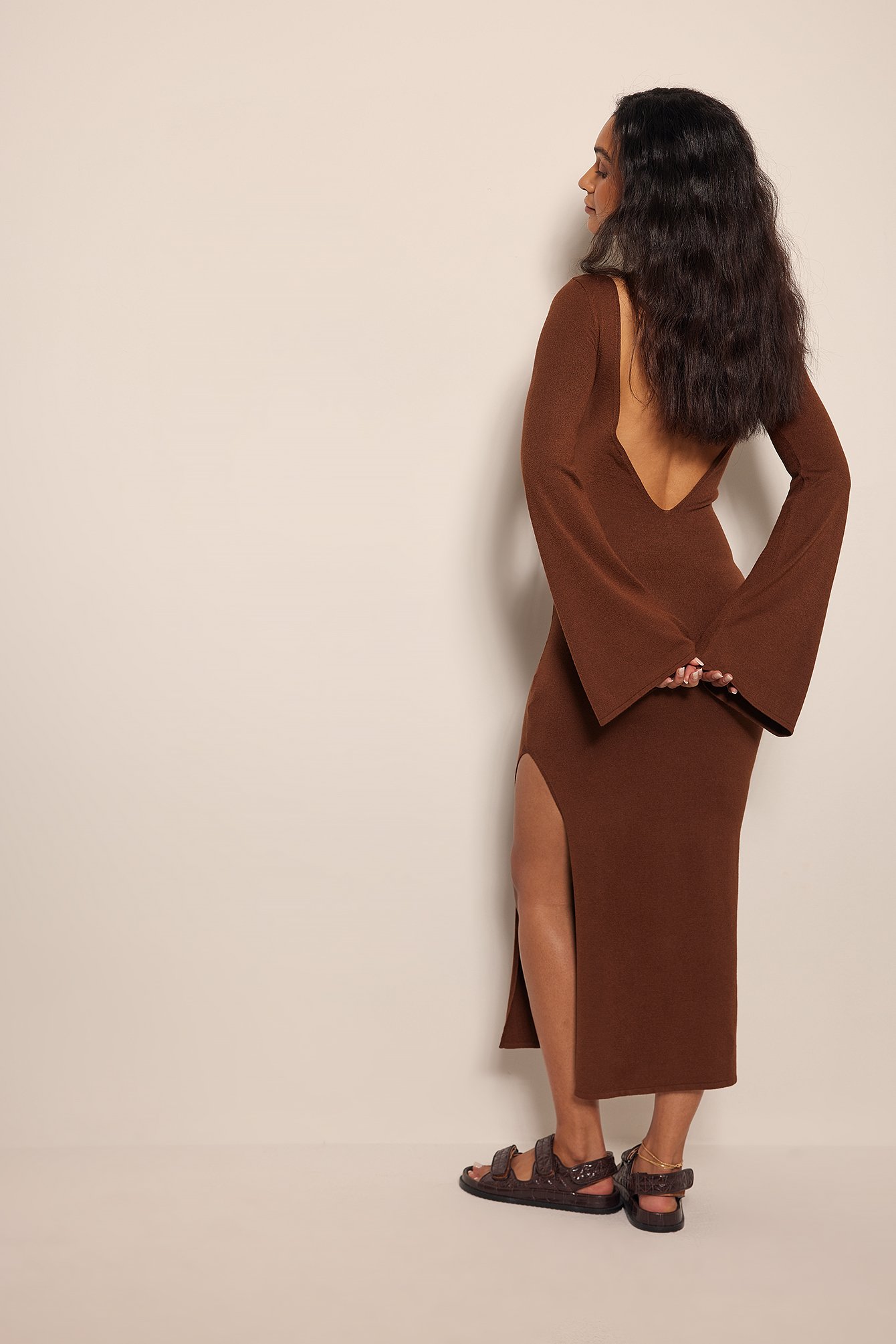 Bruna Bear x NA-KD Knitted Wide Sleeved Dress - Brown