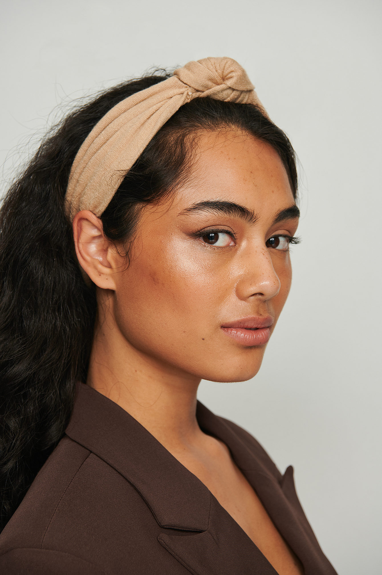 Kopfband mit Knoten Beige NAKD