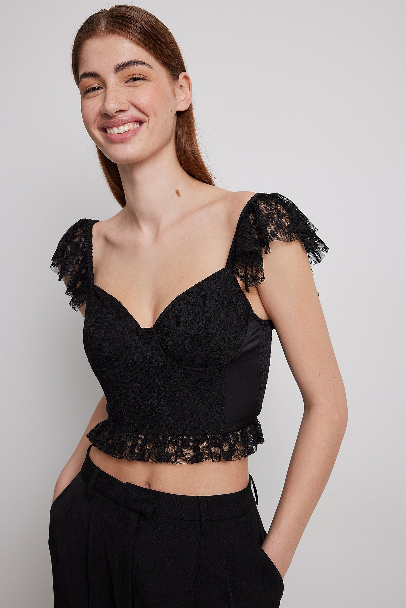 https://www.na-kd.com/globalassets/nakd_lace_sleeve_corset_top-1014-001489-0002_40654.jpg?ref=10C2095561