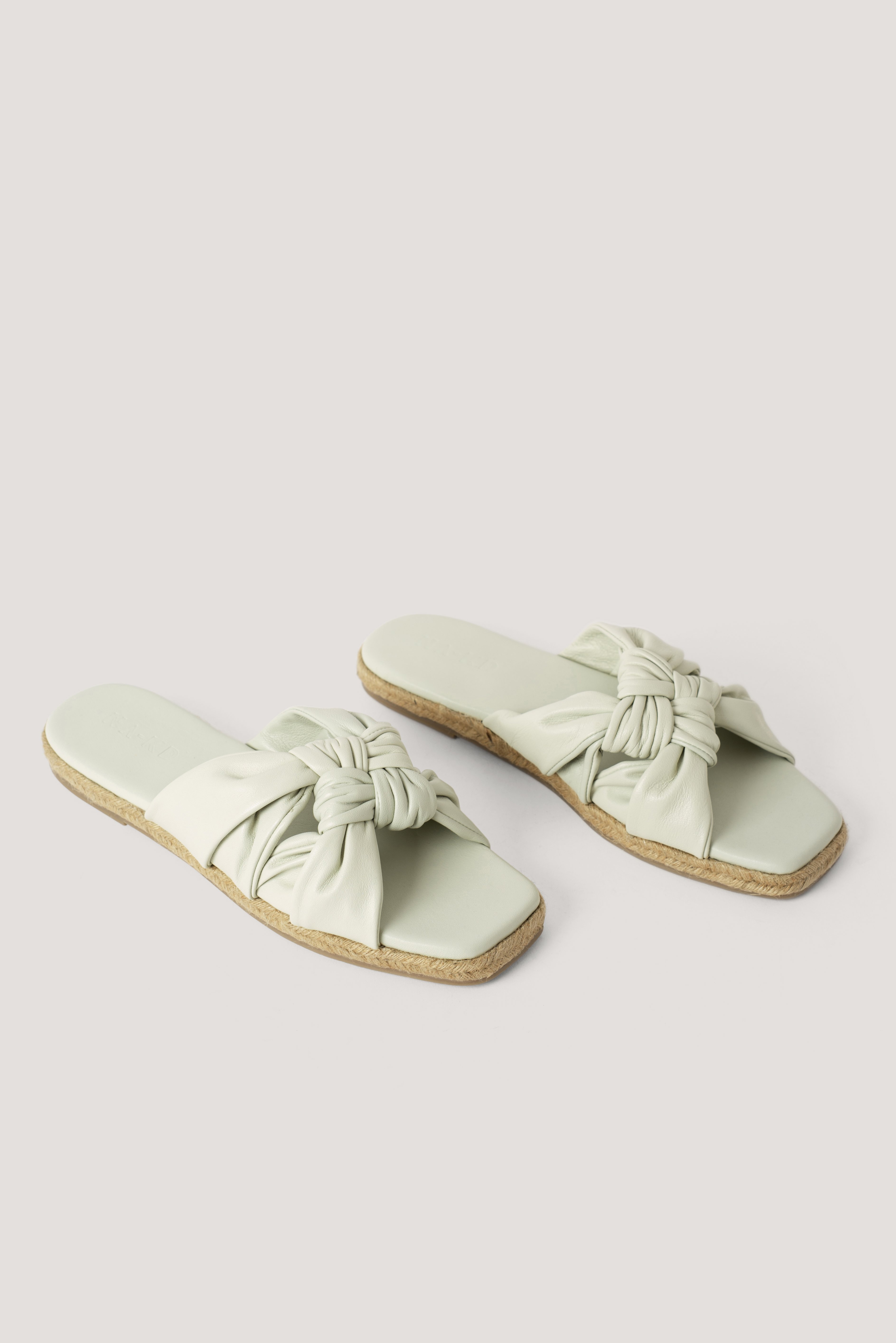 Relax Slippers Knot Leather Slipper 