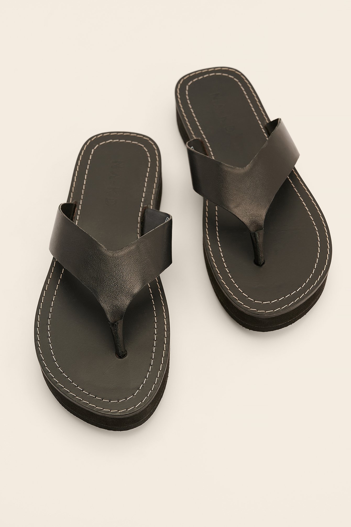 Black Leather Toe Strap Slippers