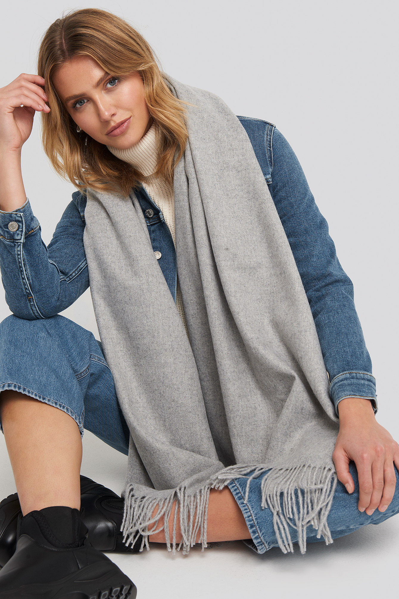 Light Wool Blend Scarf Light Grey