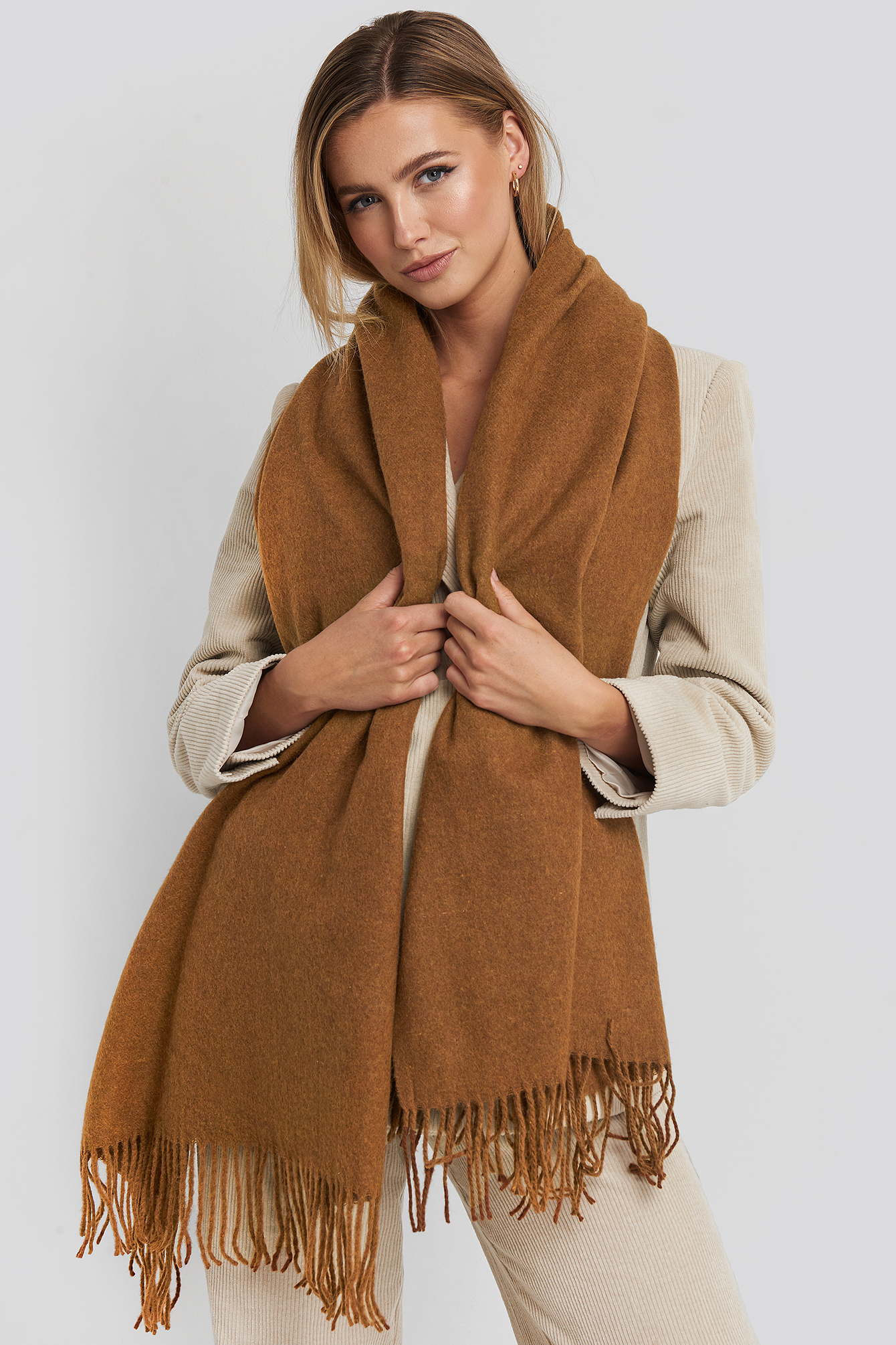 Light Wool Blend Scarf Caramel