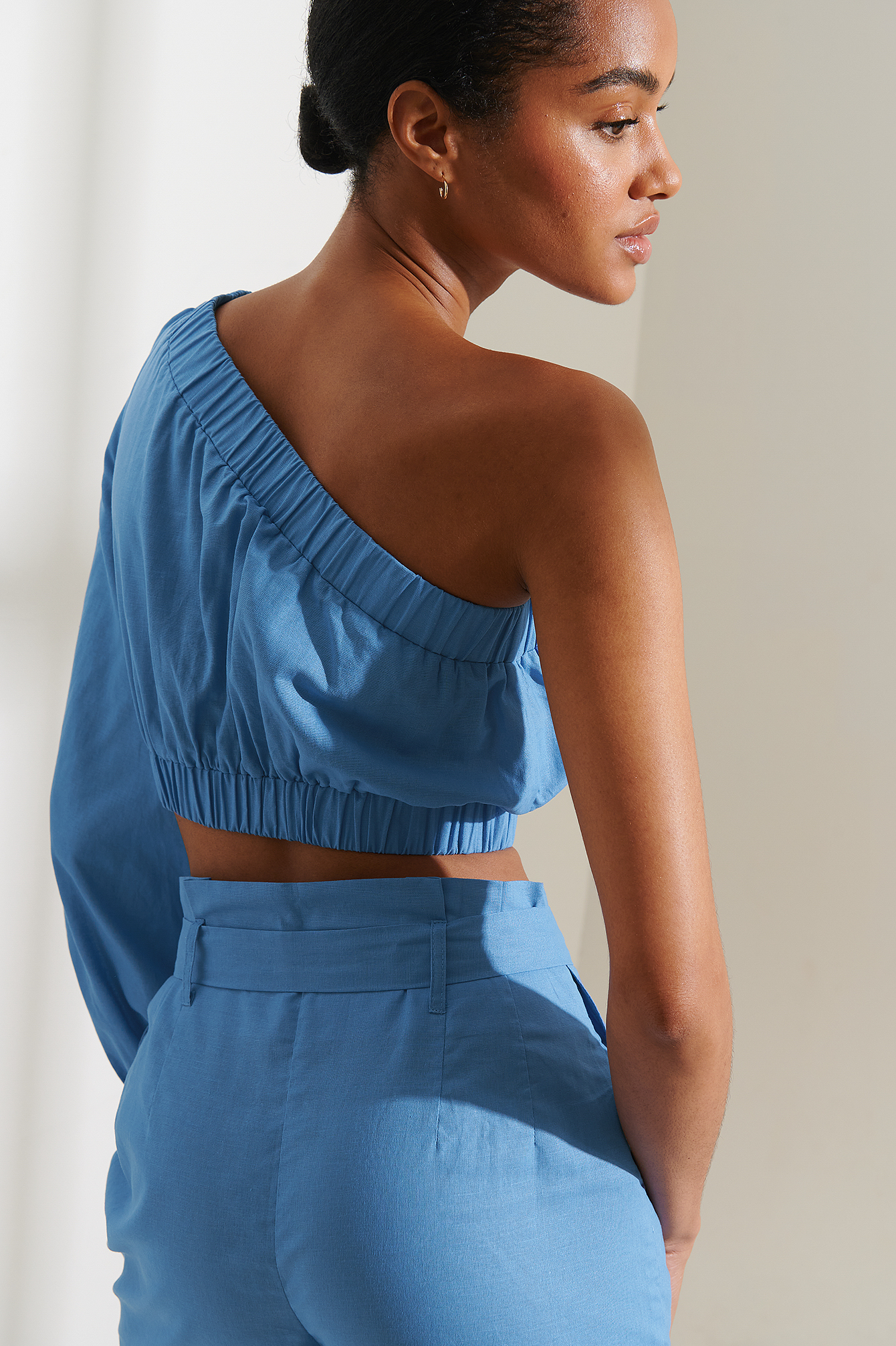 Einärmel-Crop-Top Blau | NA-KD