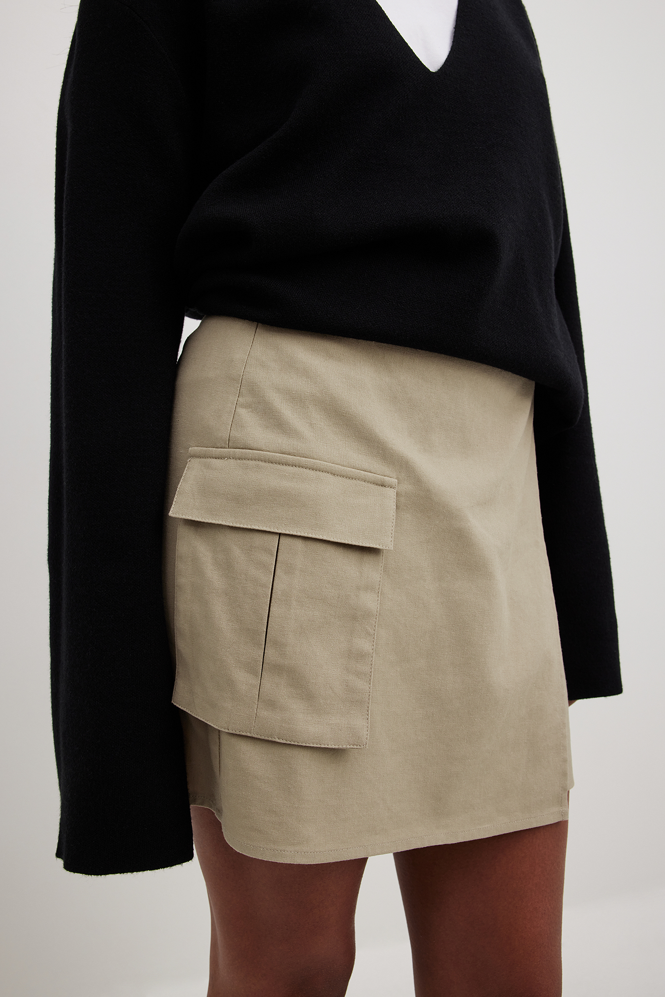 Linnen rok met overslag en zakdetail Beige NA-KD