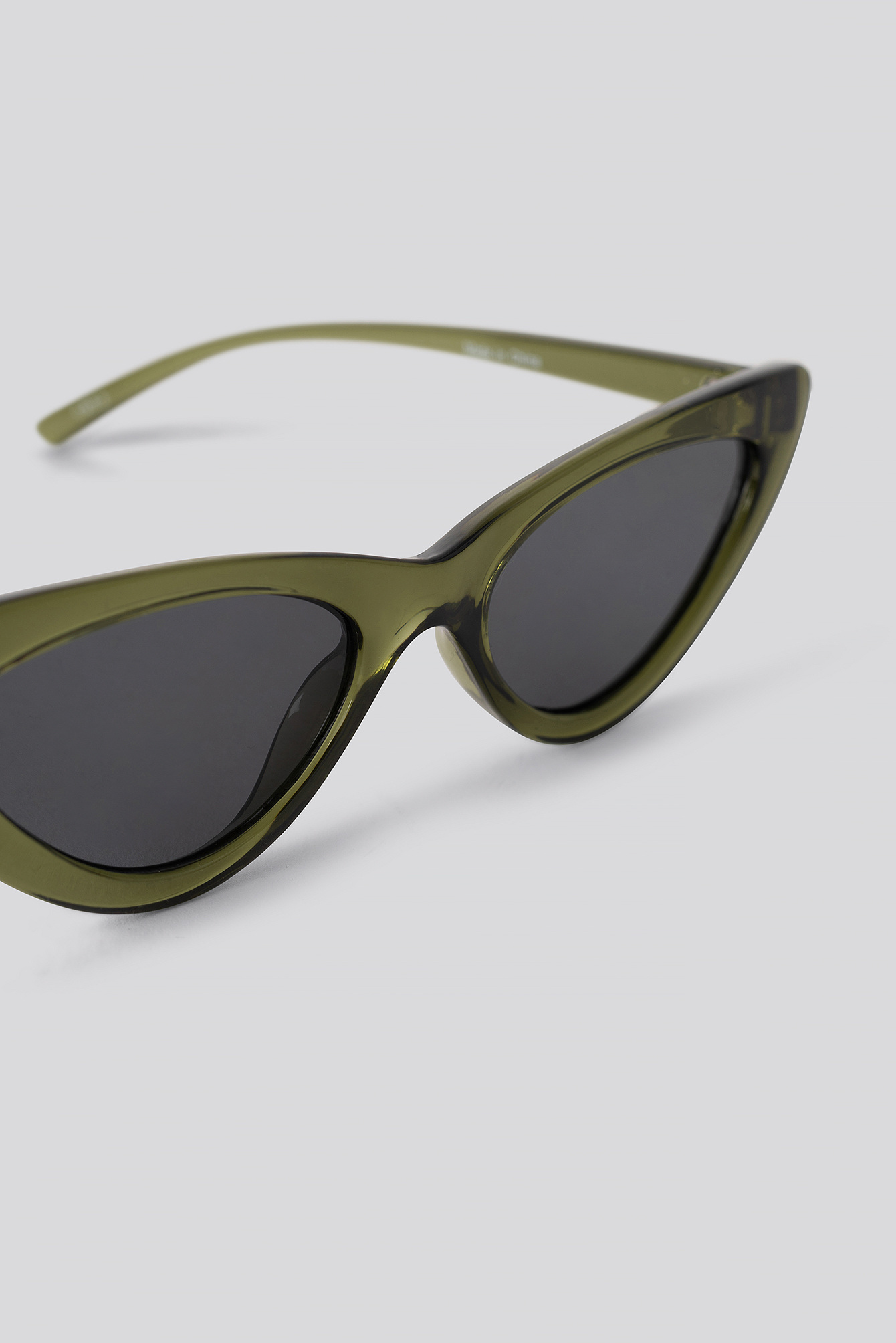 Long Edge Cateye Sunglasses Green